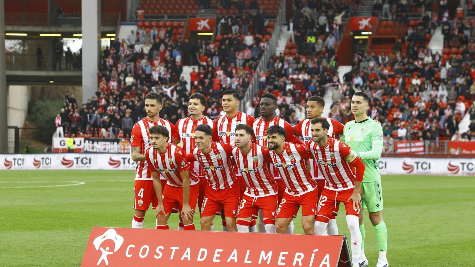 Alineación inicial del equipo rojiblanco en el duelo ante el cuadro nazarí.
