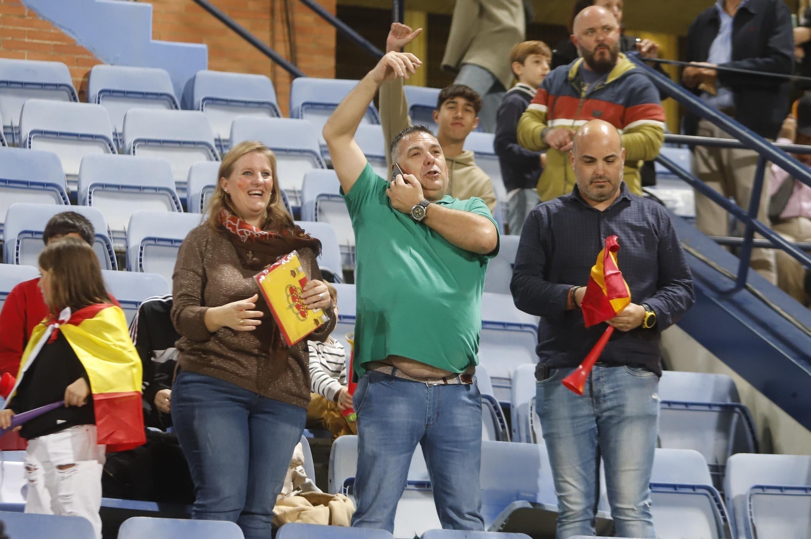 Gran ambiente para ver la selección española sub-21 en Huelva