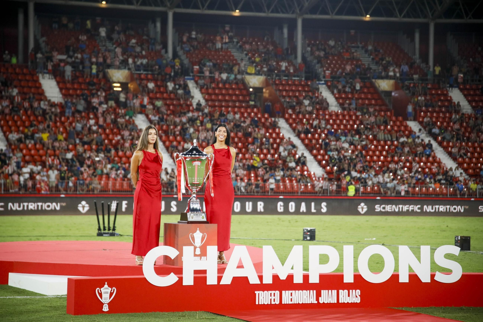 Imágenes del UD Almería-Al-Nassr, Memorial Juan Rojas