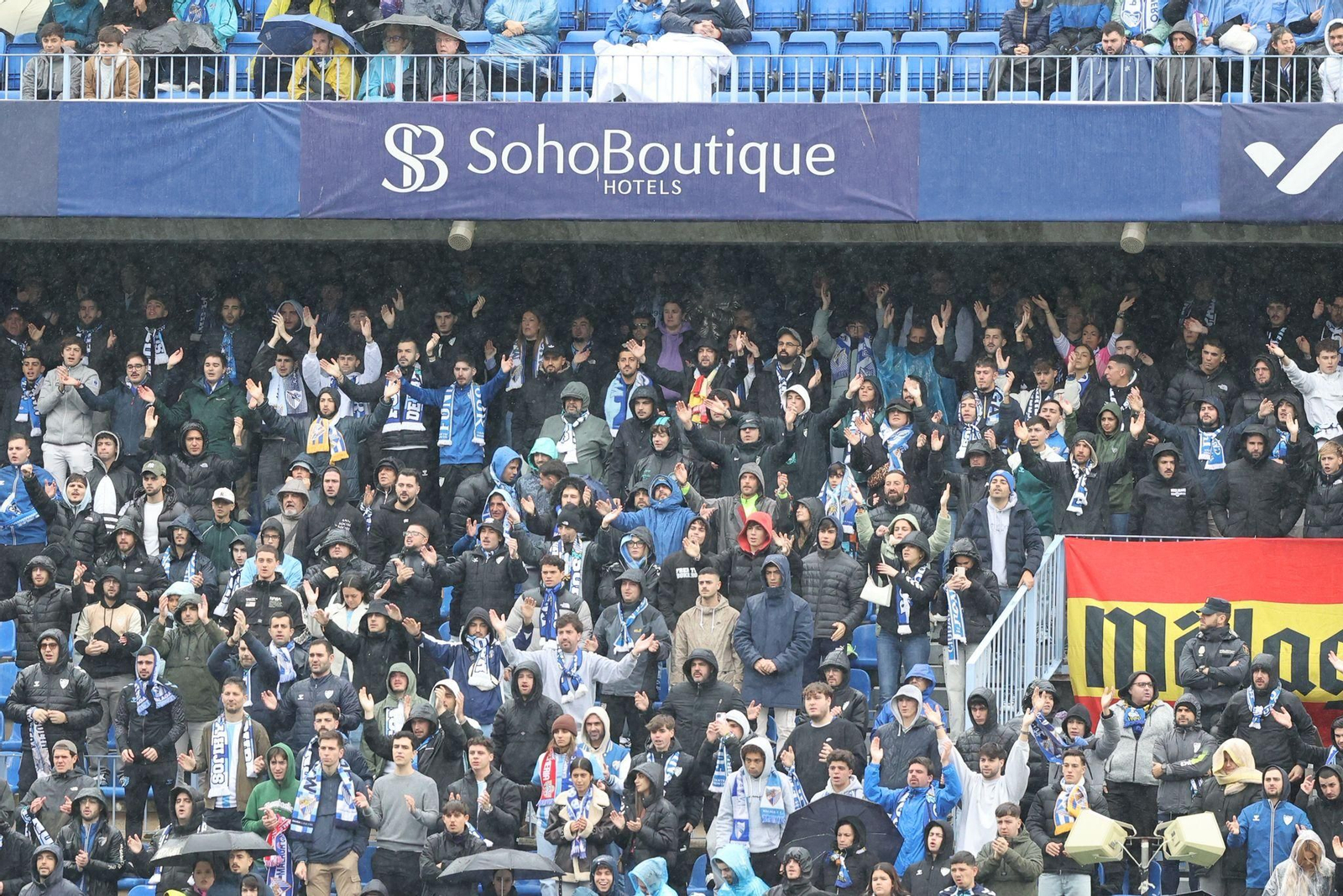 Búscate en las gradas de La Rosaleda en el Málaga CF-Almería