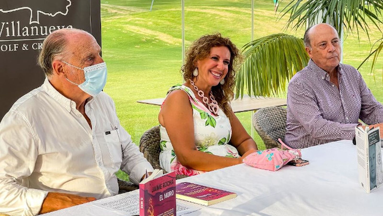 Guillermo Cervera, Alejandra Suárez y el autor del libro Jaime Rocha, durante la presentación de la nueva obra.