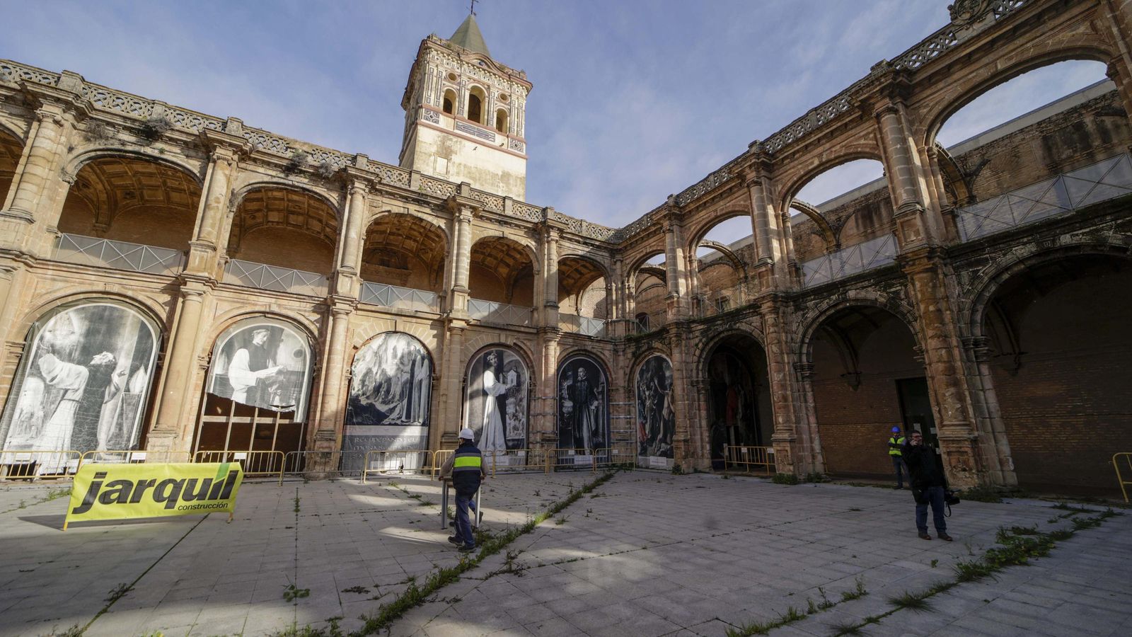 El fabuloso claustro del monasterio de San Jerónimo de Buenavista.