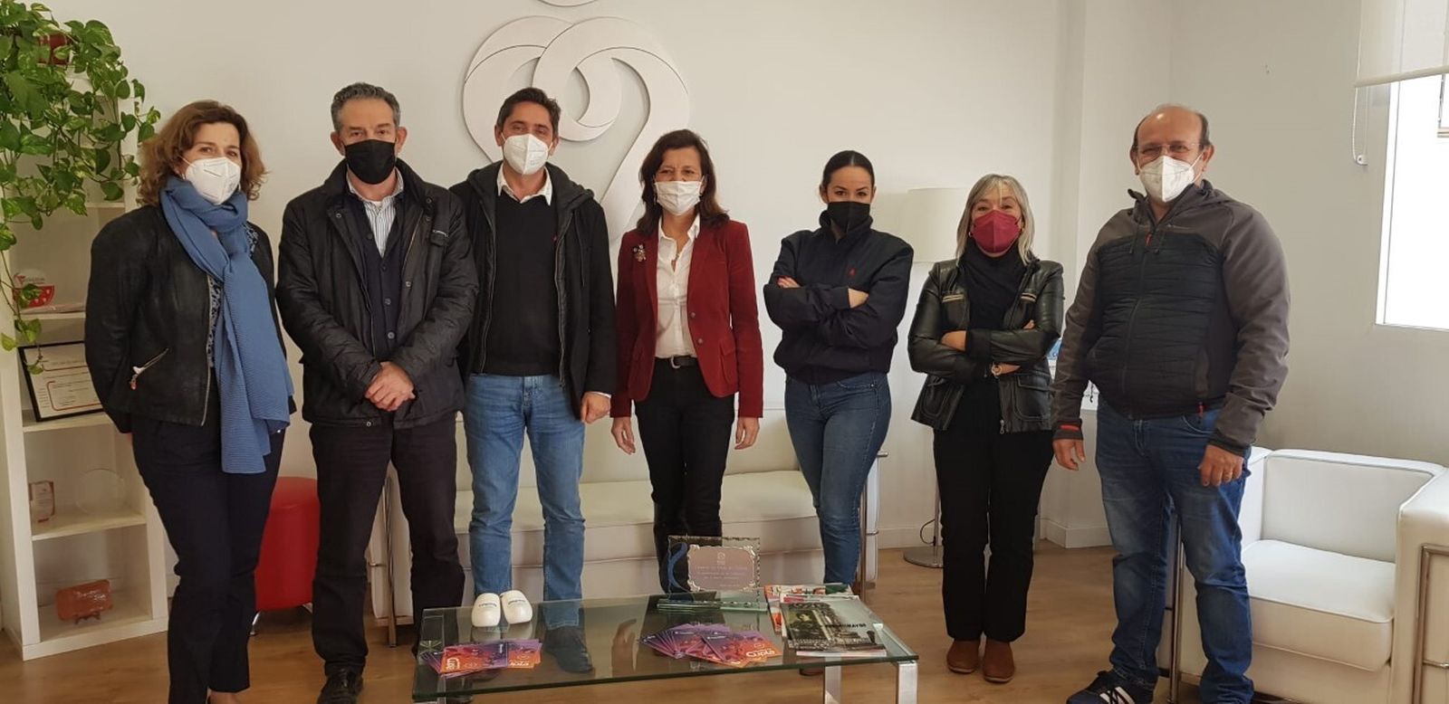 Un momento de la visita realizada por María José Sánchez a Cuna de Platero.