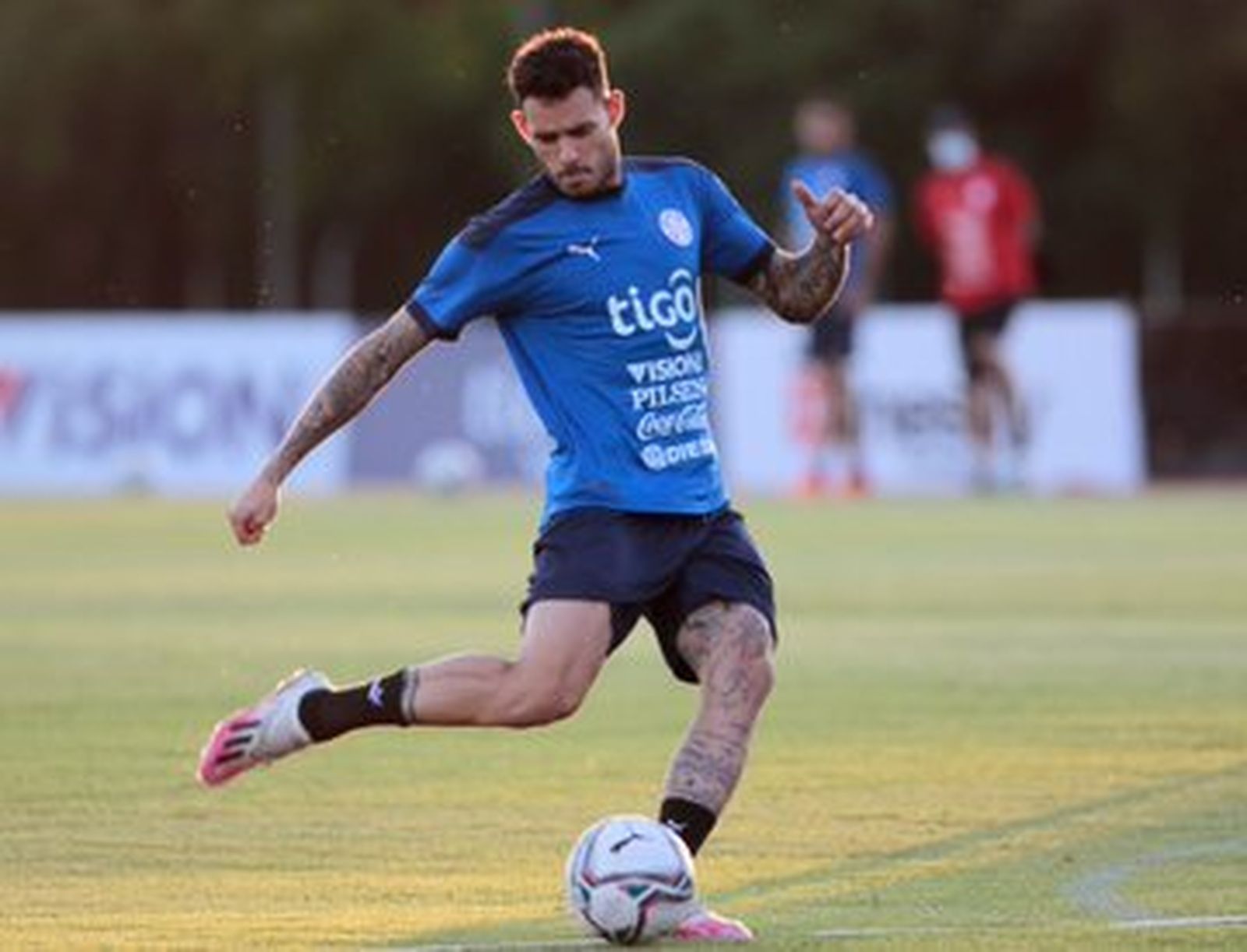 Sanabria, en el entrenamiento de ayer de Paraguay.