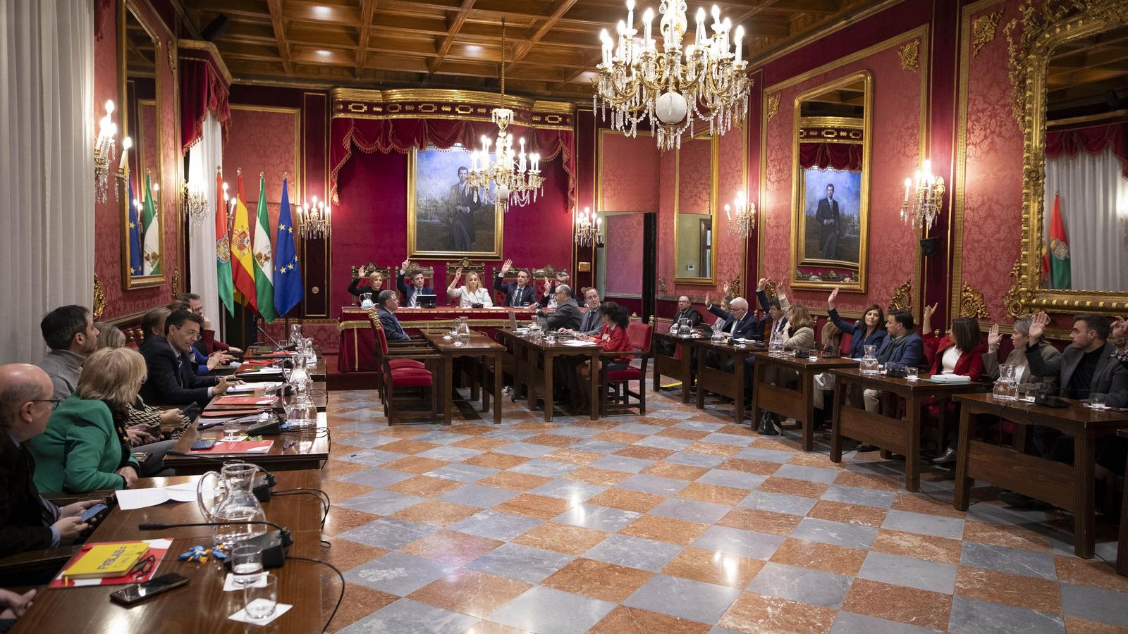 El PP ha votado en contra de la petición de PSOE y Vox en el pleno extraordinario.