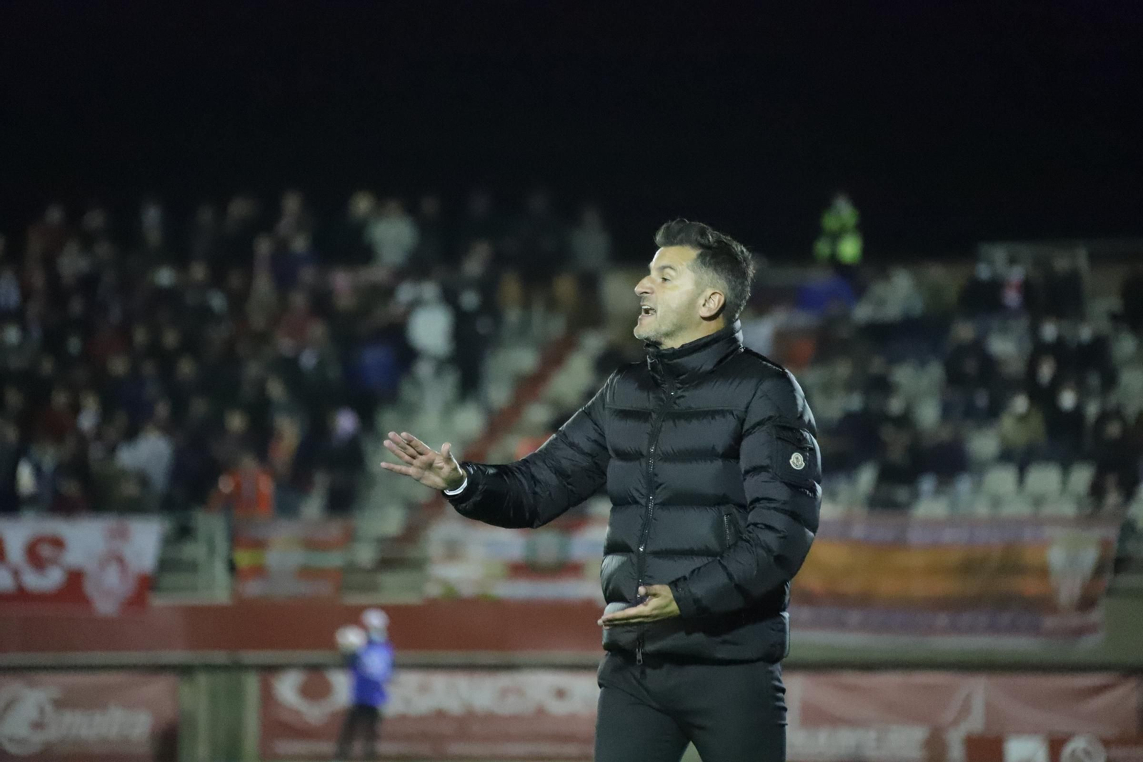 Iván Ania, durante el duelo con el Unionistas.