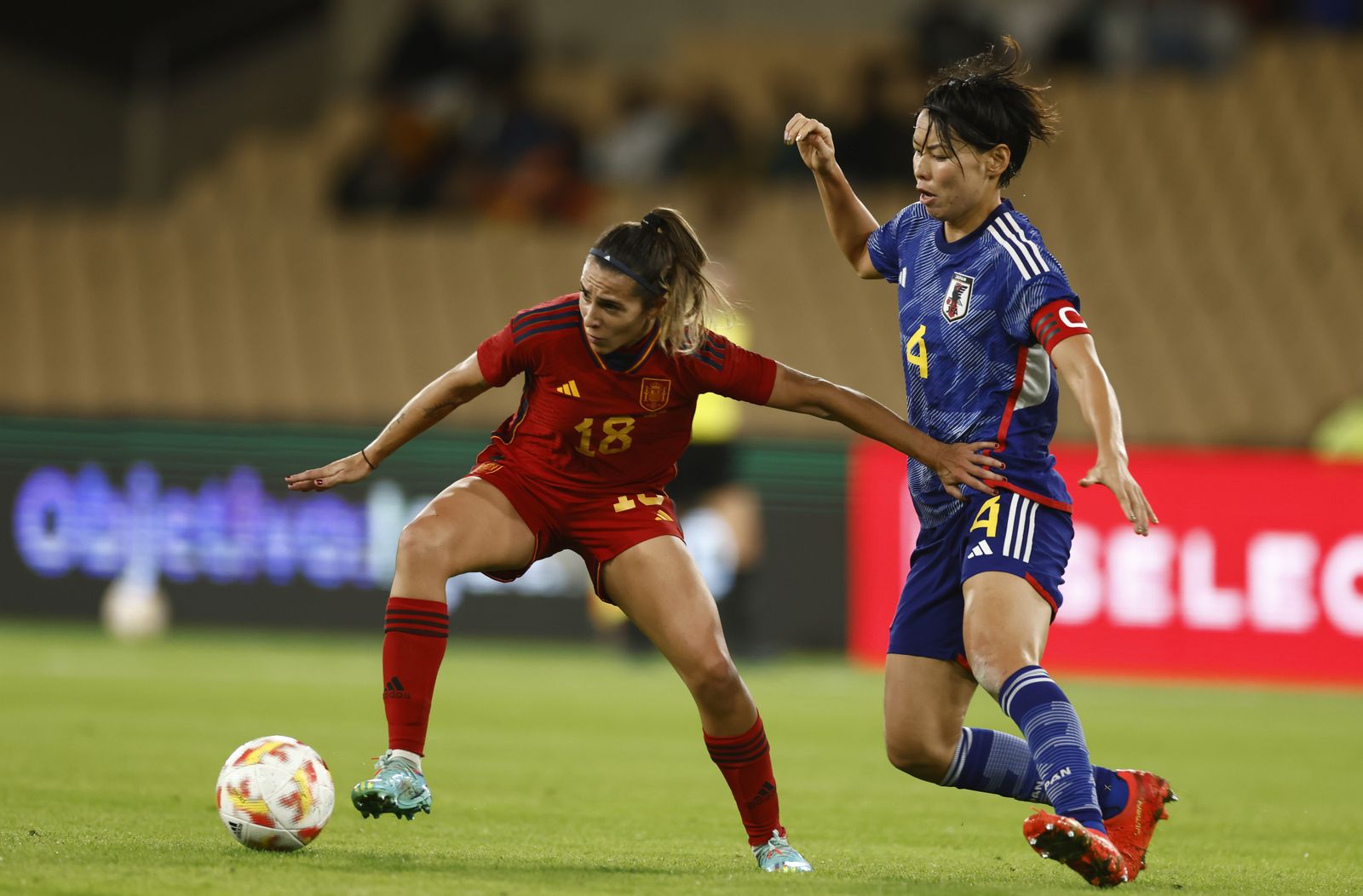 Las imágenes del España - Japón femenino en Sevilla