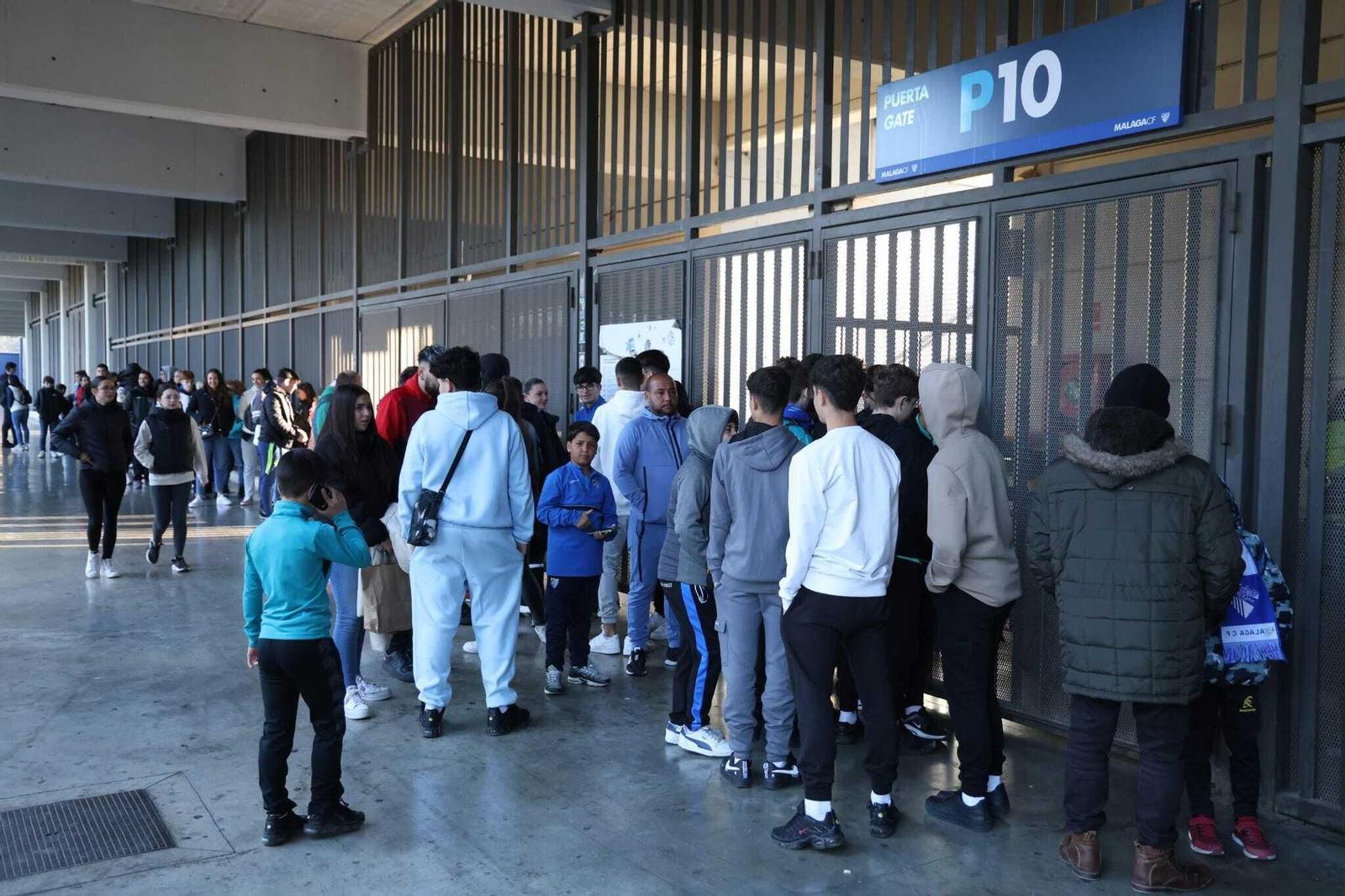 Búscate en las fotos del entrenamiento del Málaga abierto a la afición
