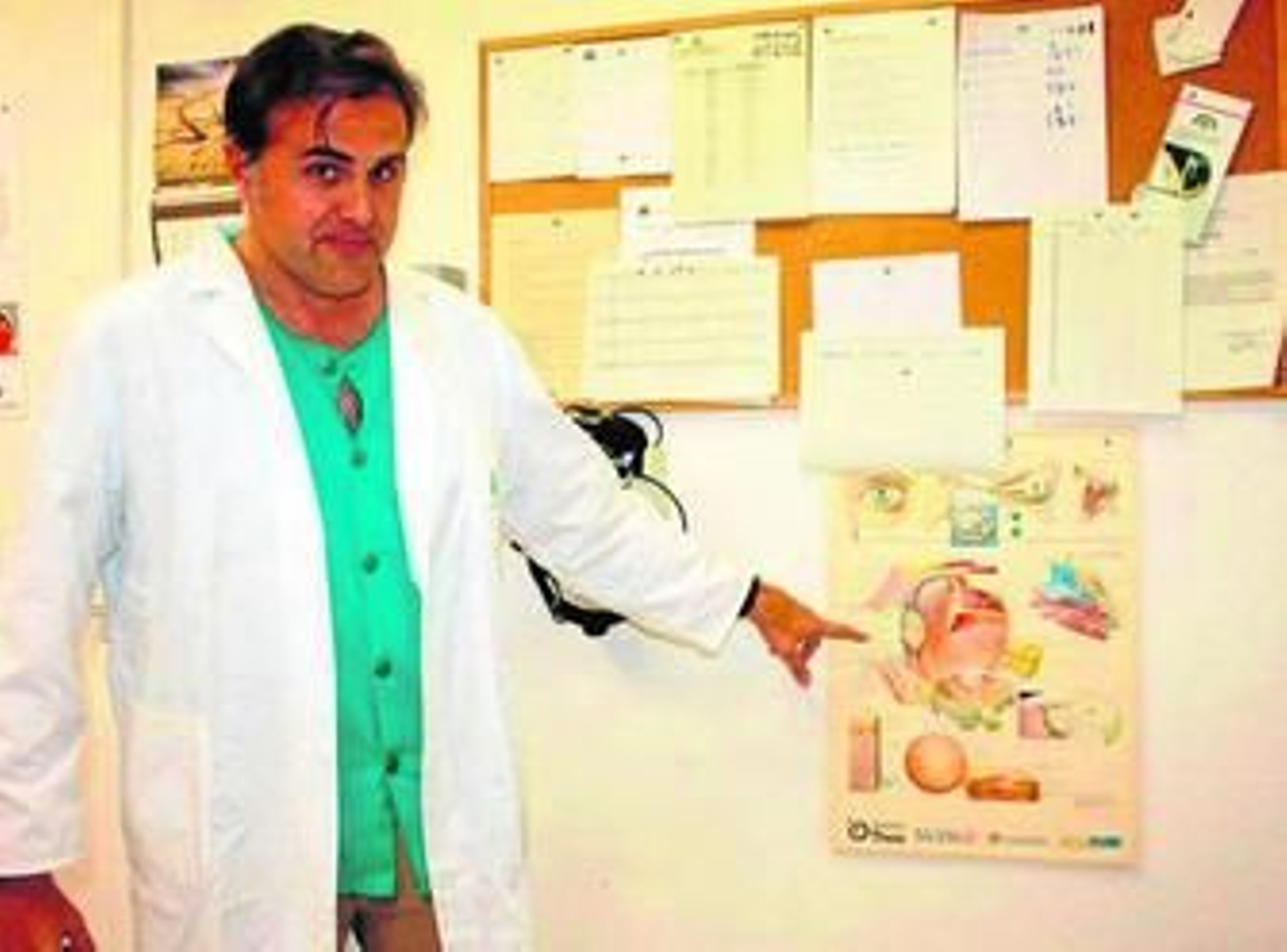 El director de la Unidad de gestión Clínica Intercentros de Oftalmología, Jacinto Villavilla. El director de la Unidad de gestión Clínica Intercentros de Oftalmología, Jacinto Villavilla.