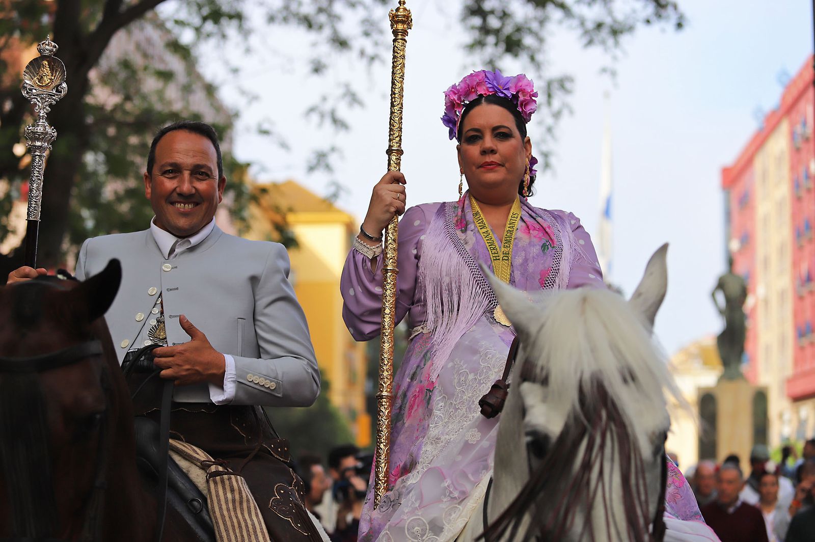 El Rocío 2023: Imágenes de la Hermandad de Emigrantes en su salida de Huelva