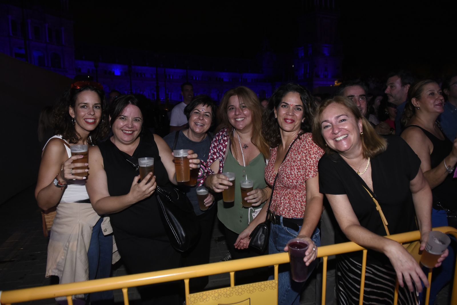 Búscate en el concierto de Seguridad Social y Hombres G de Icónica