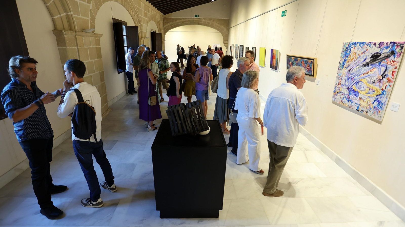 Imágenes de la exposición 'Esencias que unen' a Haro y Jerez