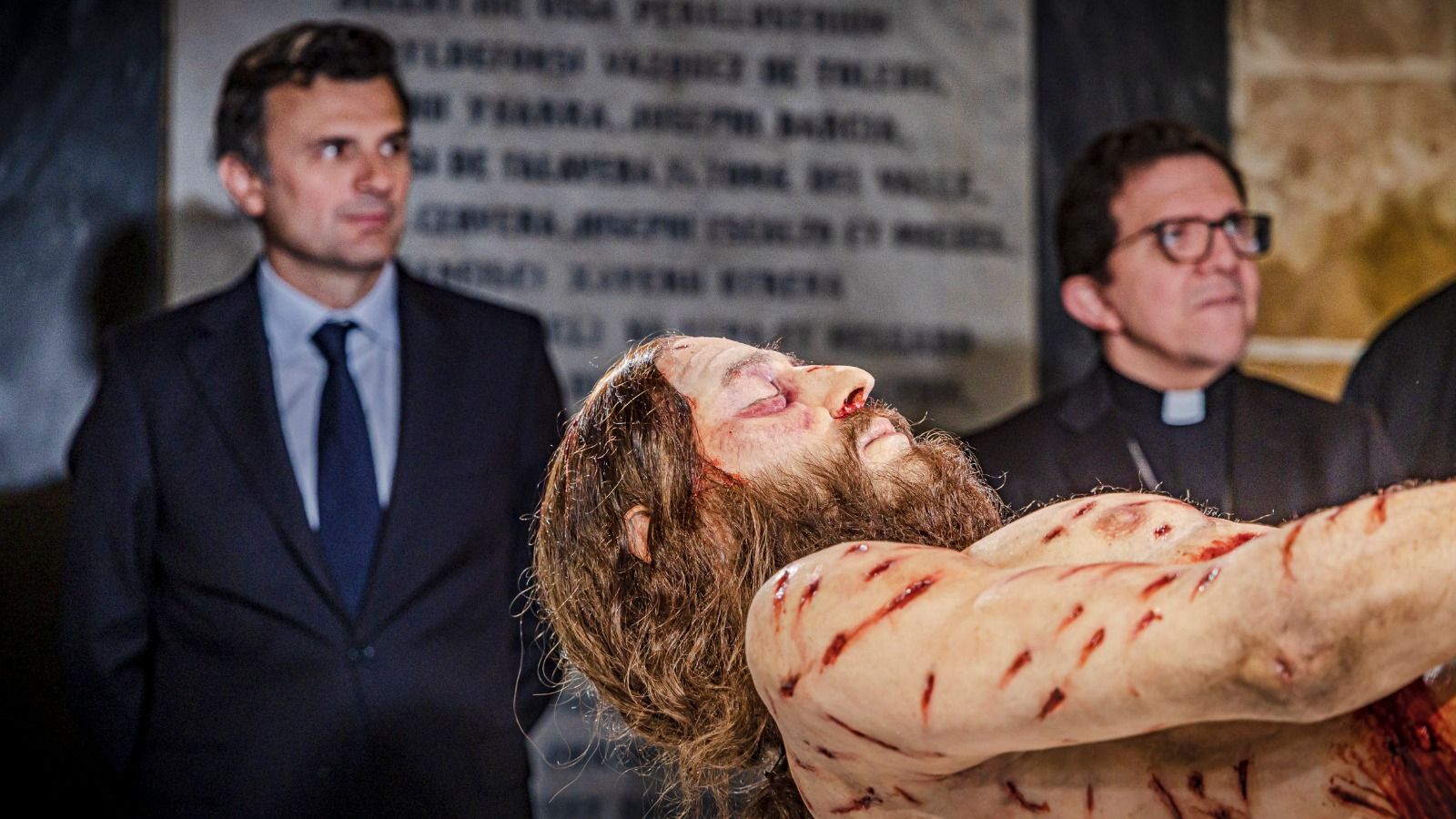Imágenes de 'The Mistery Man', la impactante exposición en la Catedral de Cádiz con un Cristo hiperrealista