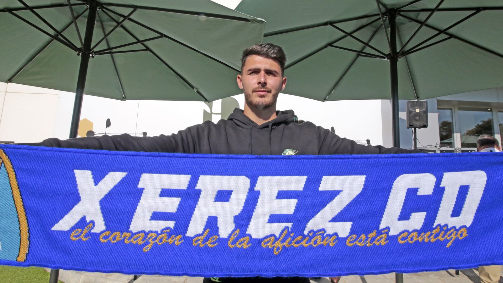 Rares, en su presentación con el Xerez CD hace unos días.