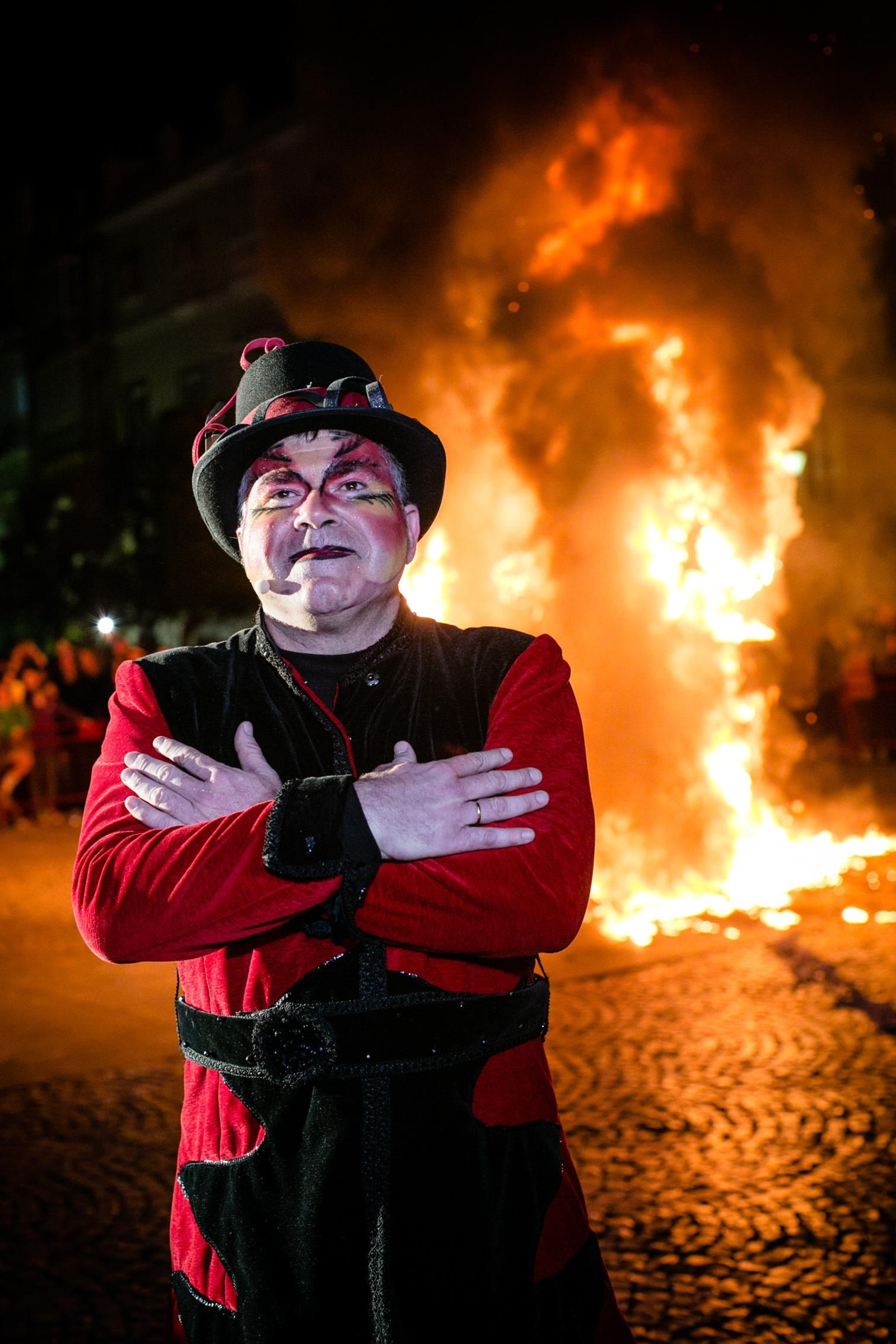 El pregón  y la quema del dios Momo en imágenes