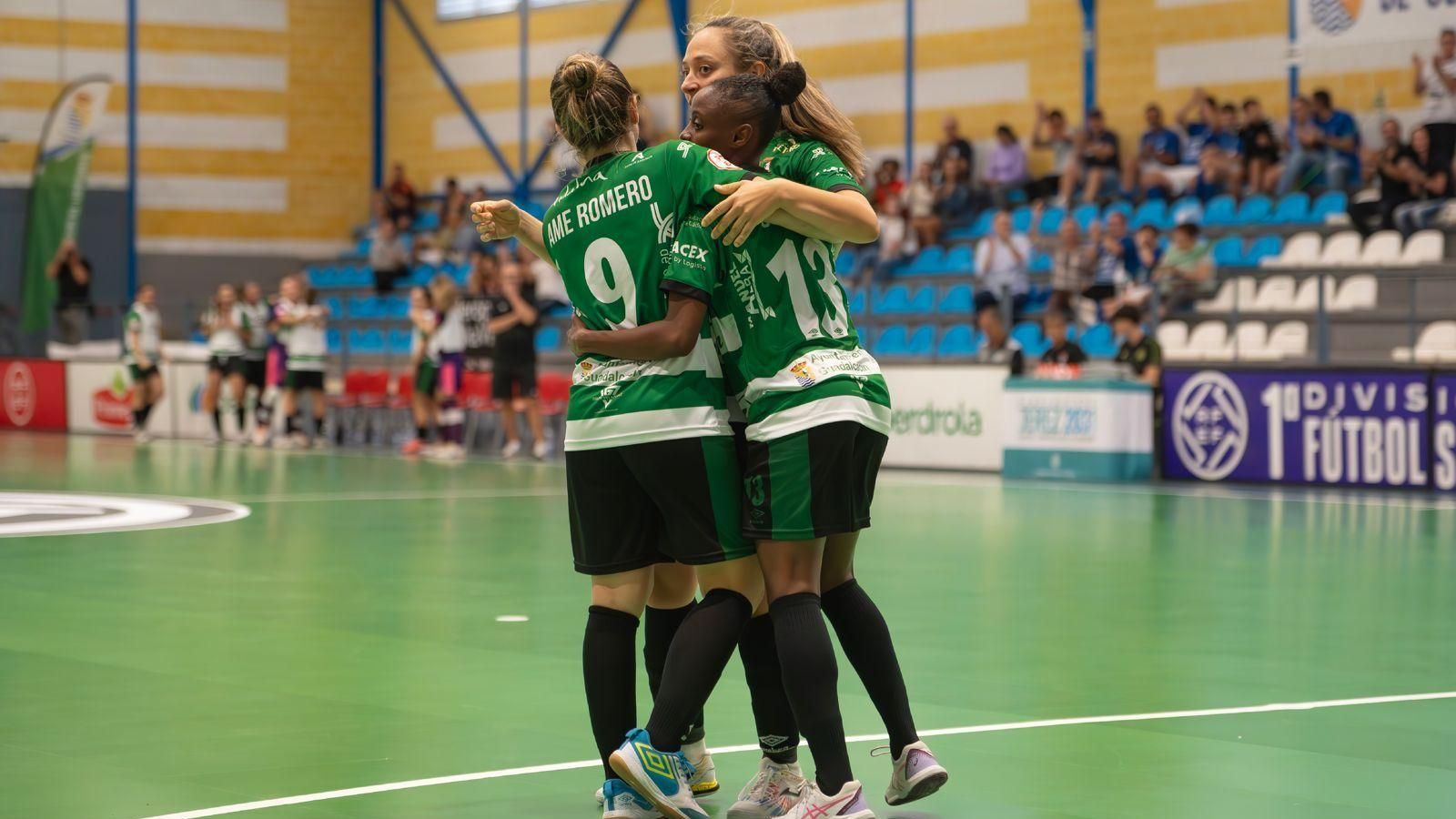 Las jugadoras del Guadalcacín FSF celebran el gol de Gleice que les daba la victoria ante el Futsi.