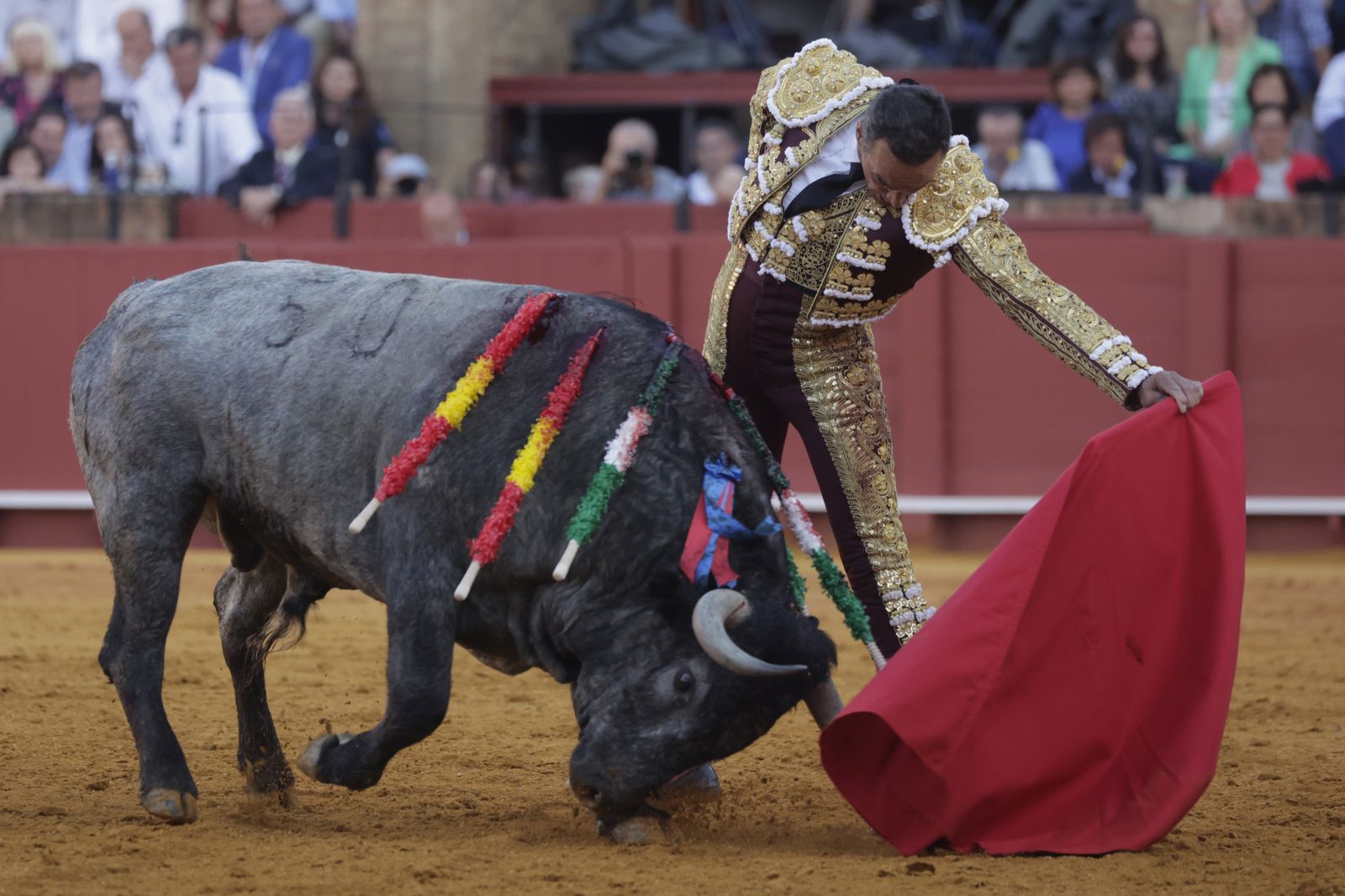 Las imágenes de la corrida de los Victorinos en la Maestranza de Sevilla