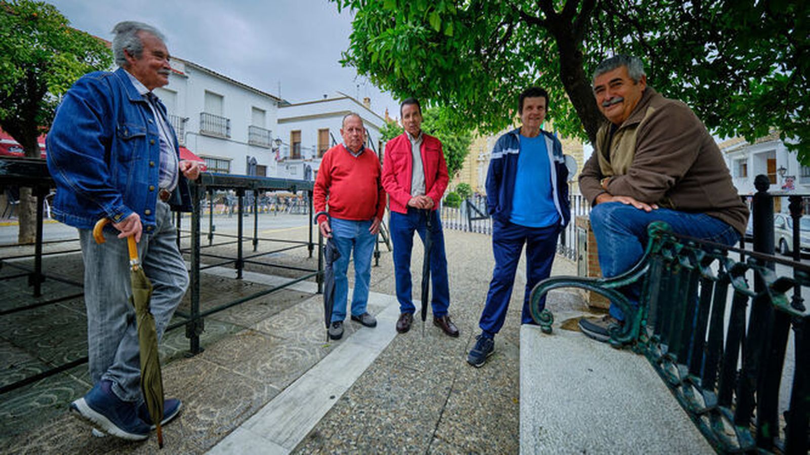 Vecinos de Algodonales en Plaza Alameda, en Algodonales