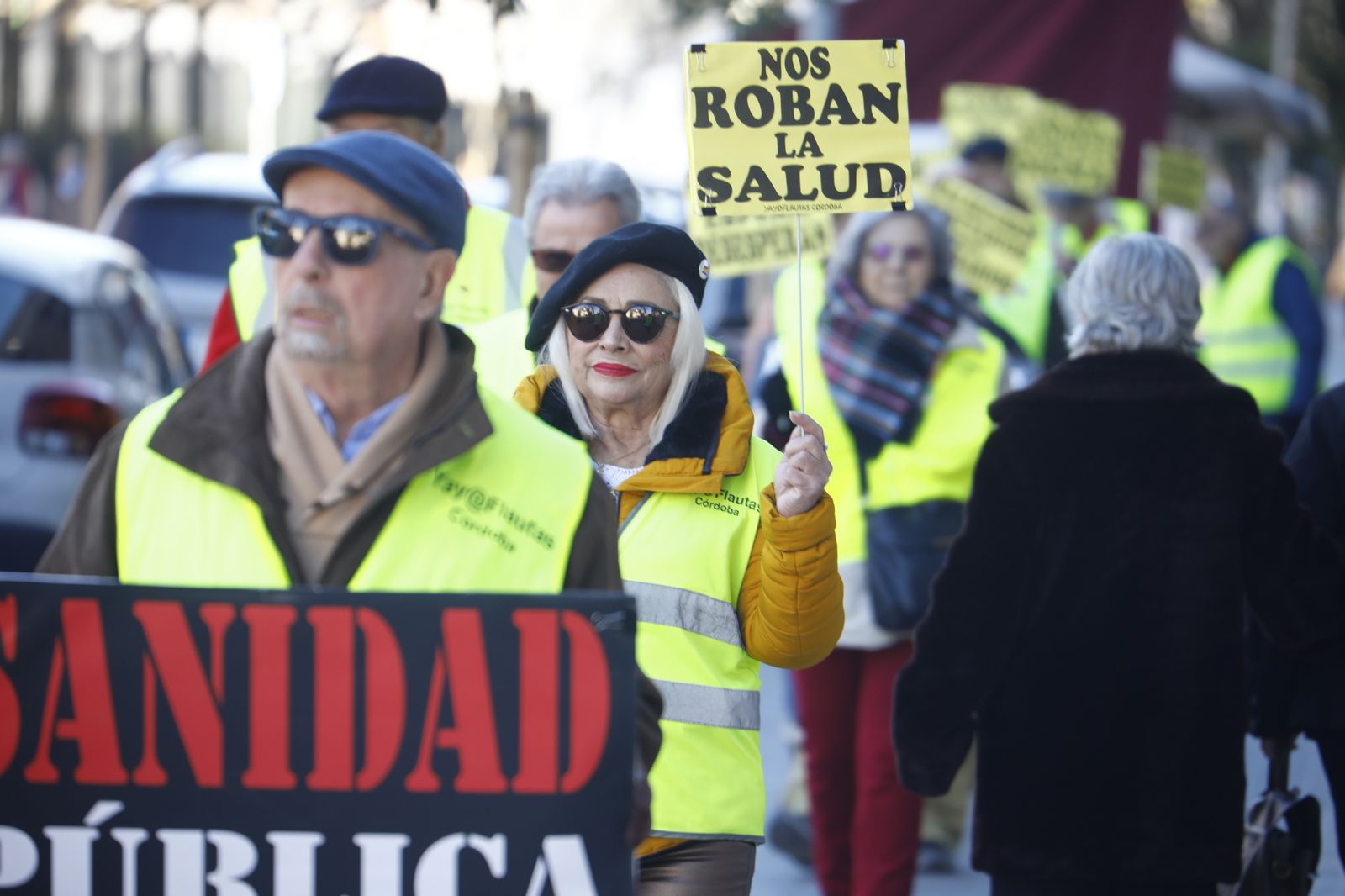 La nueva protesta del colectivo Yayoflautas de Córdoba, en imágenes