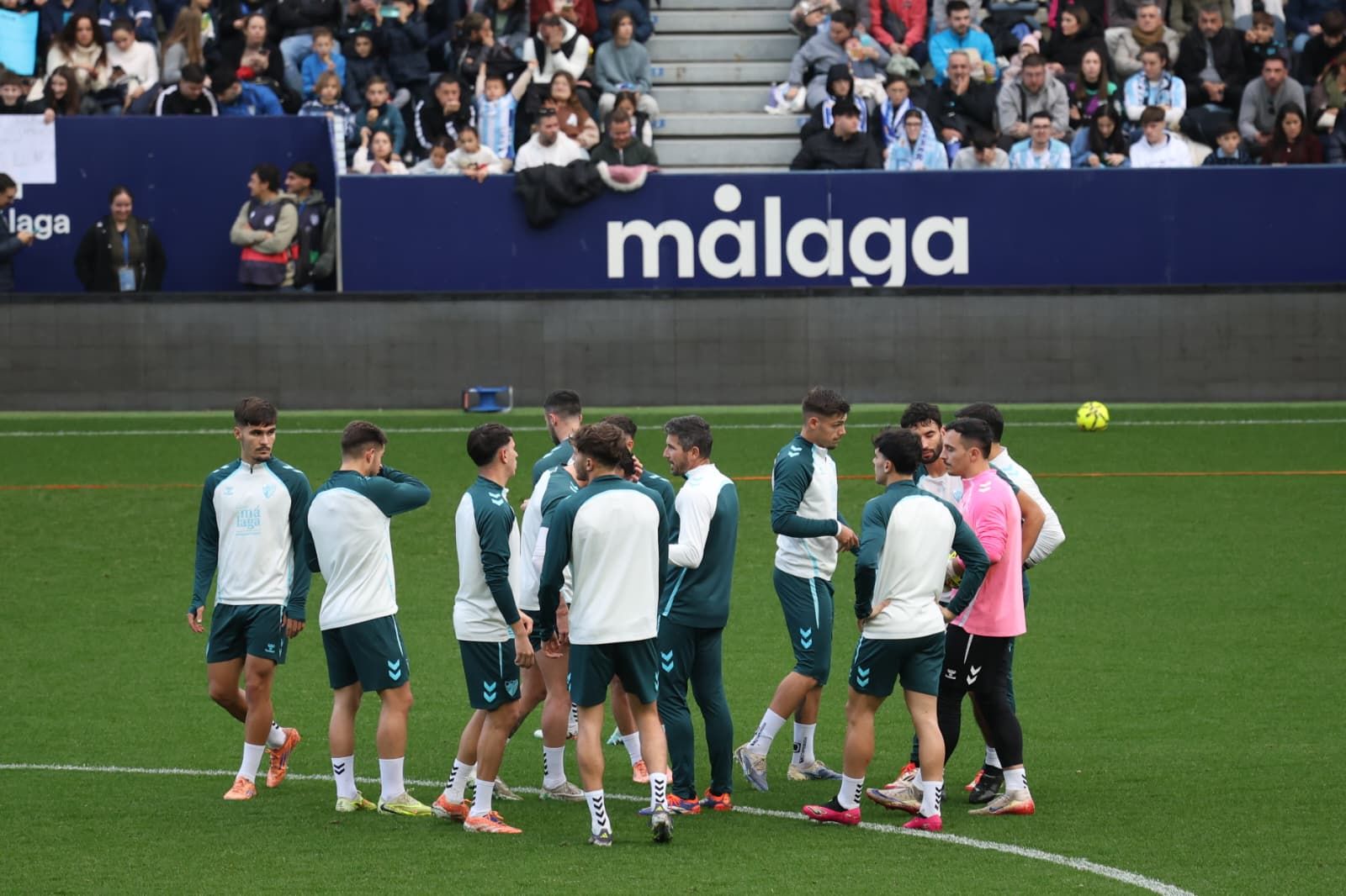 Búscate en las fotos del entrenamiento del Málaga CF en La Rosaleda