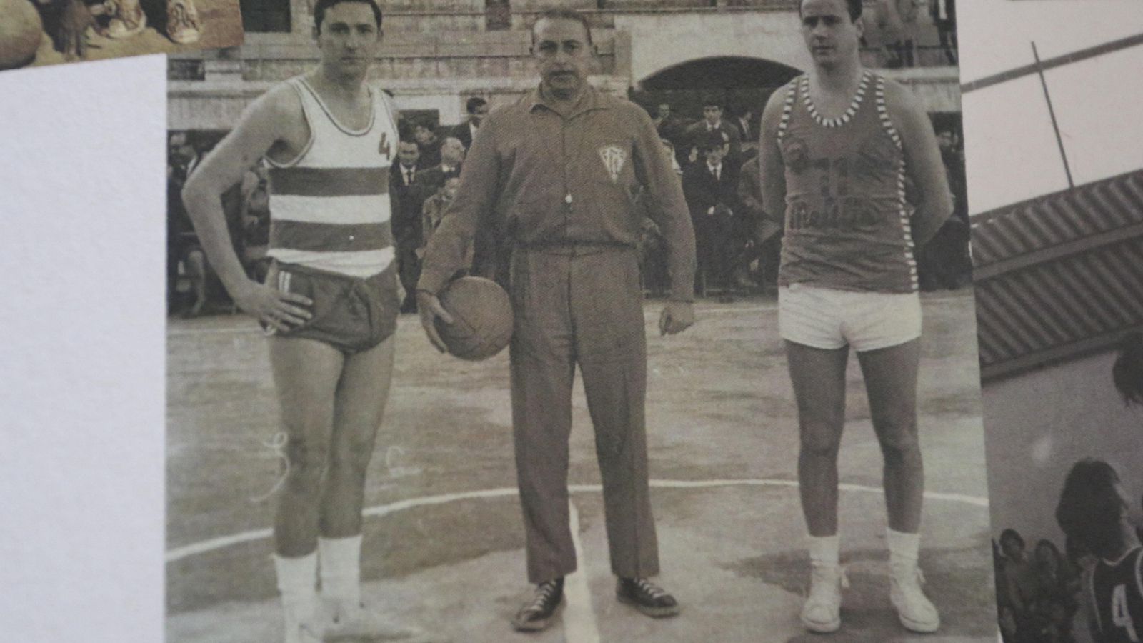 A la izquierda, Alfonso Queipo de Llano, en un partido en Melilla. A la izquierda, Alfonso Queipo de Llano, en un partido en Melilla.