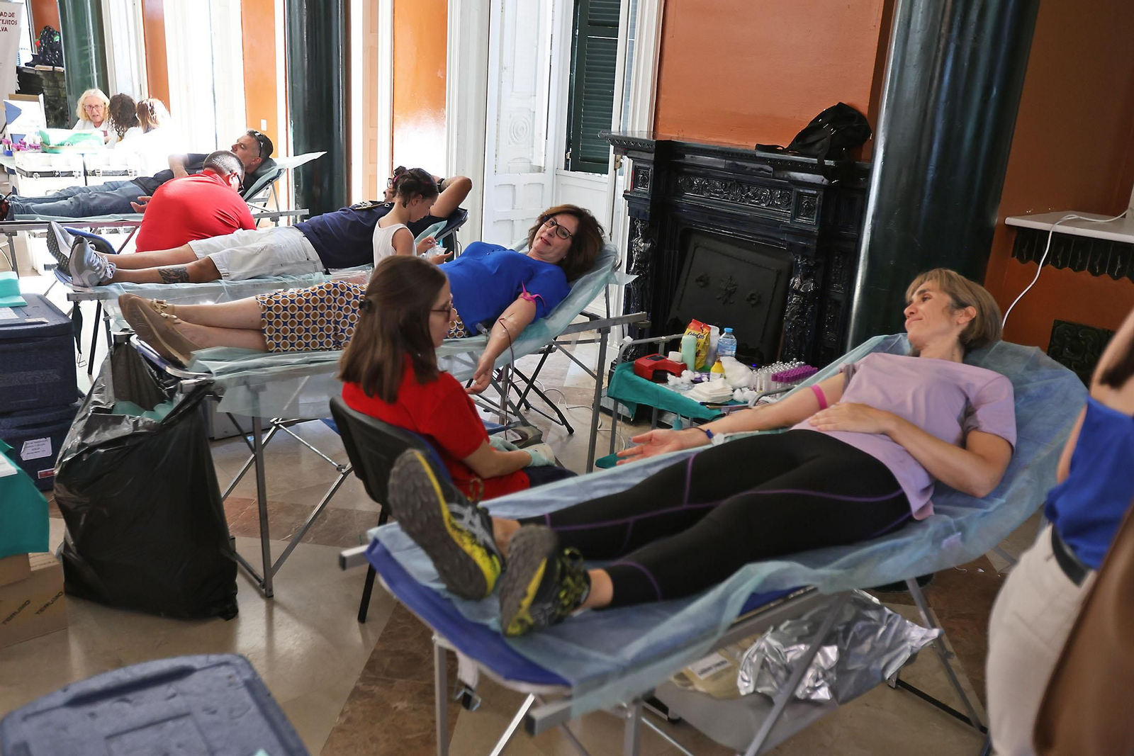 Imágenes de la macrocolecta de sangre en la Casa Colón de Huelva