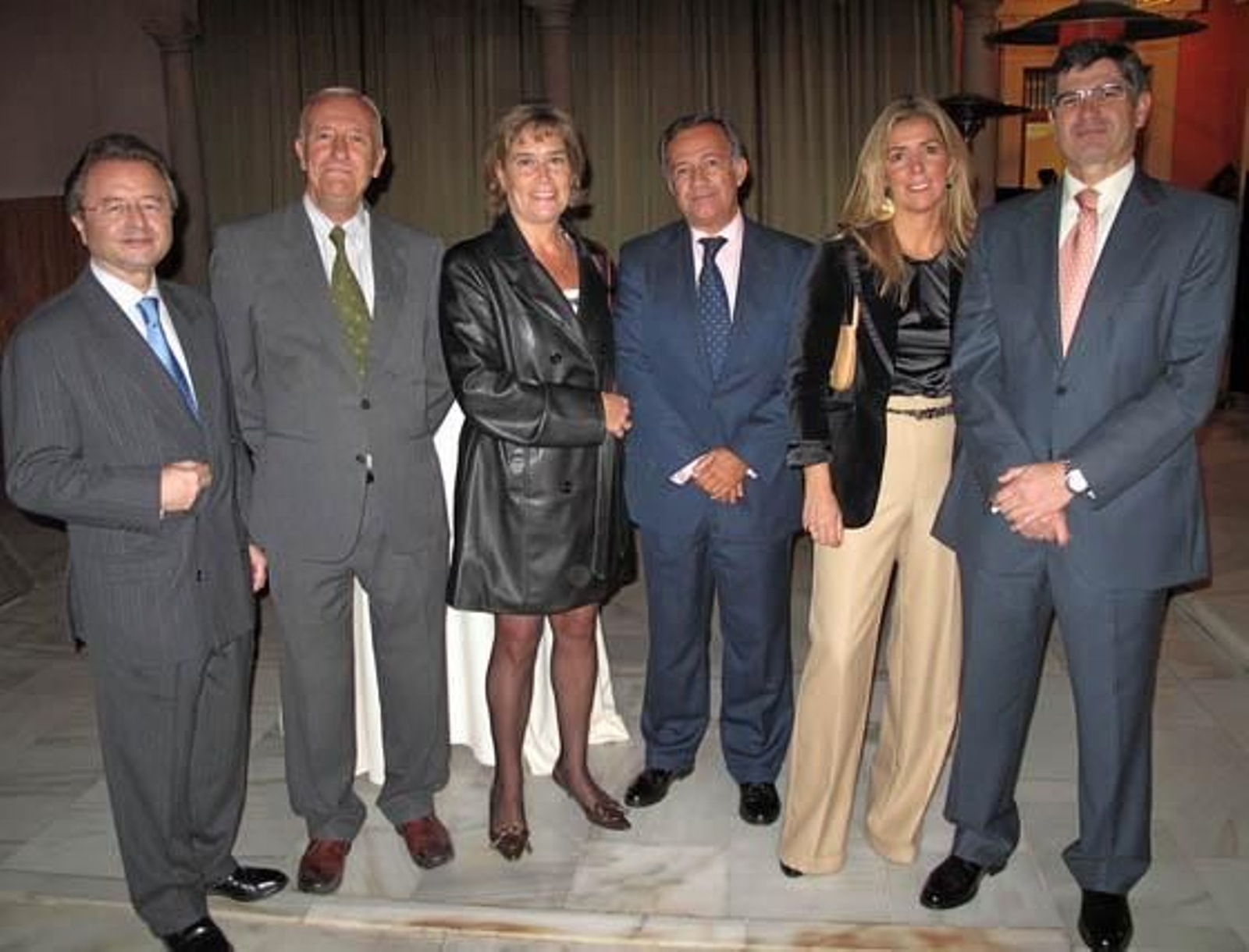 Miguel Jiménez (Unión Fenosa Gas); Enrique Carmona, Pilar Hernanz, Jorge Segura, socio director de Deloitte,
Clara Ruiz y Patricio Cisneros, director general de Cecofar.


Foto: Victoria Ramírez
