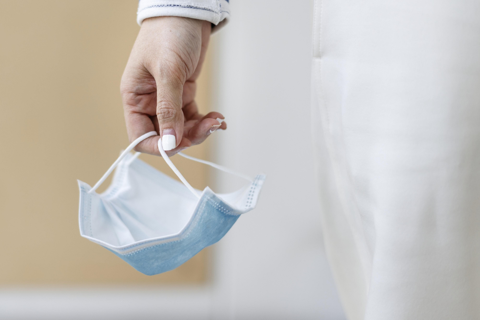 Vuelve a ser obligatorio el uso de mascarilla en centros de salud y hospitales. Vuelve a ser obligatorio el uso de mascarilla en centros de salud y hospitales.