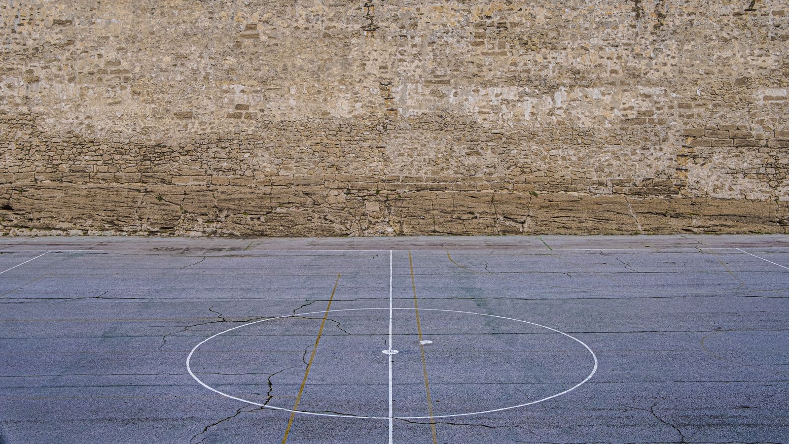 Estado del lienzo de muralla de las Puertas de Tierra de Cádiz.