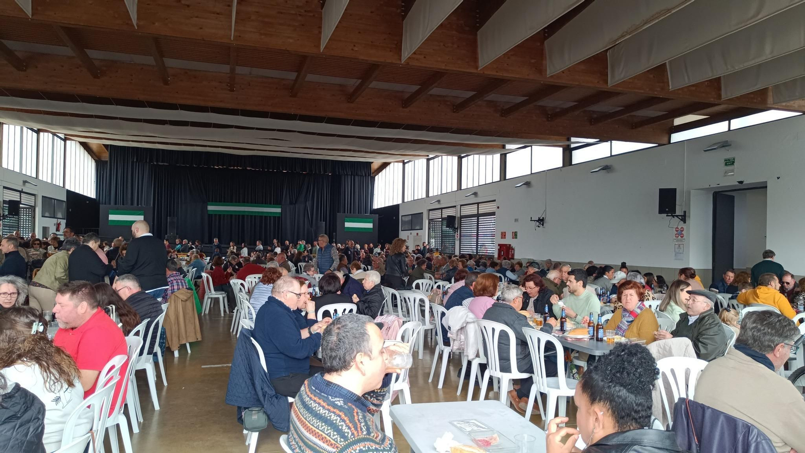 Villa del Río celebra el Día de Andalucía con el reparto de más de 2.000 cantos