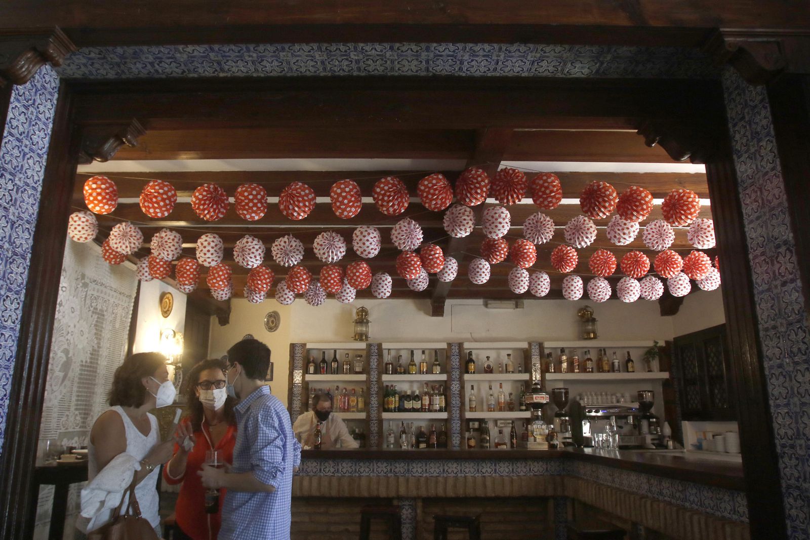 El decorado y el ambiente de Feria en el Centro de Córdoba y la Judería, en fotografías