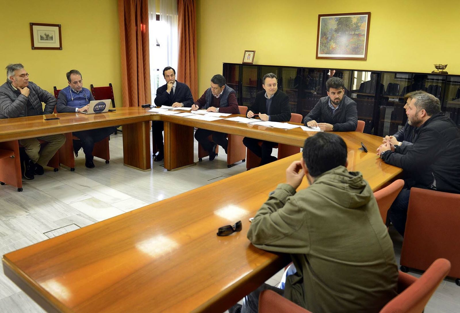 Un instante del consejo de administración de Cirjesa celebrado este martes.