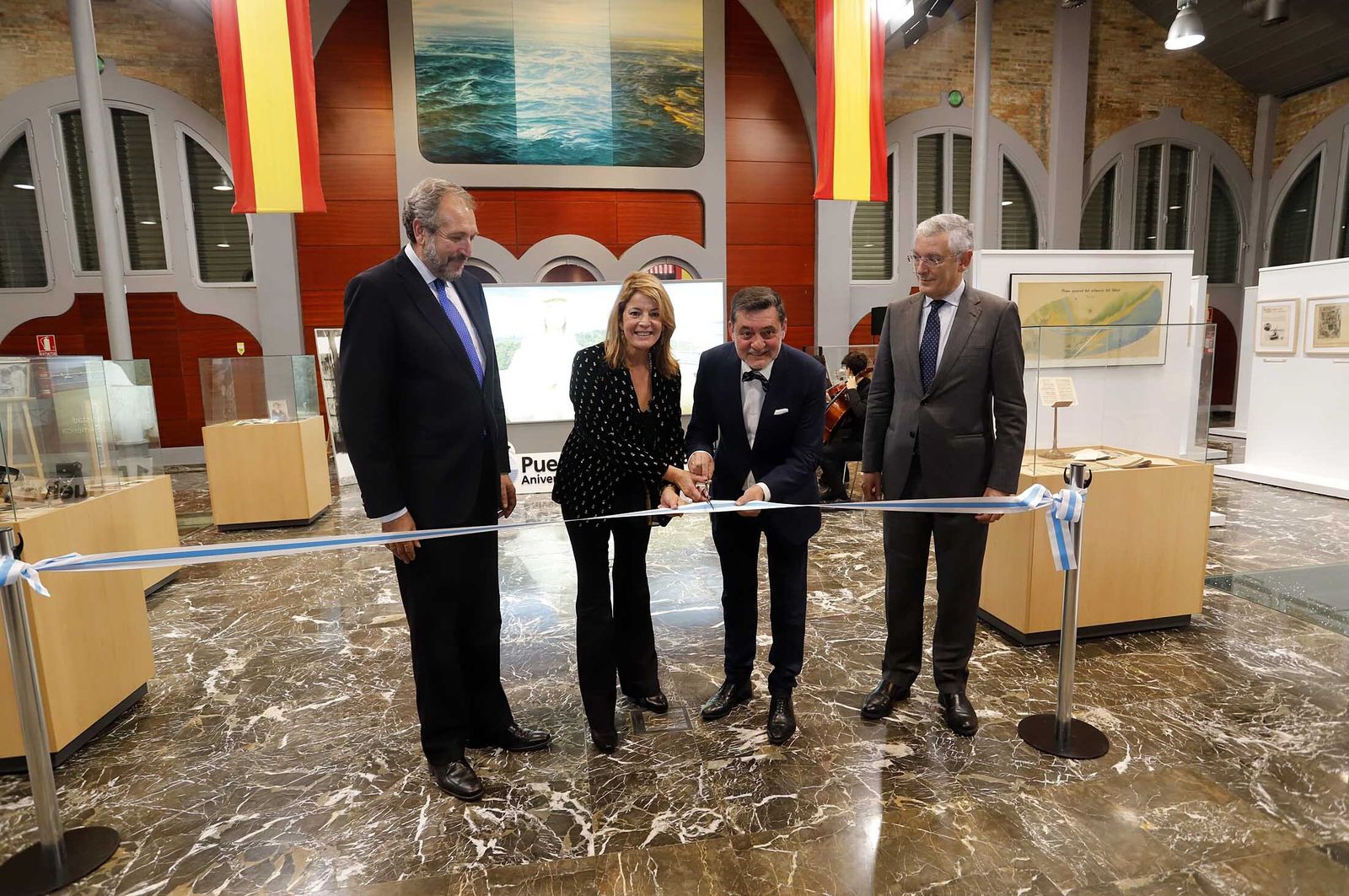 Imágenes de la inauguración de la exposición "Colón, Monumento a la amistad con los Pueblos de América"