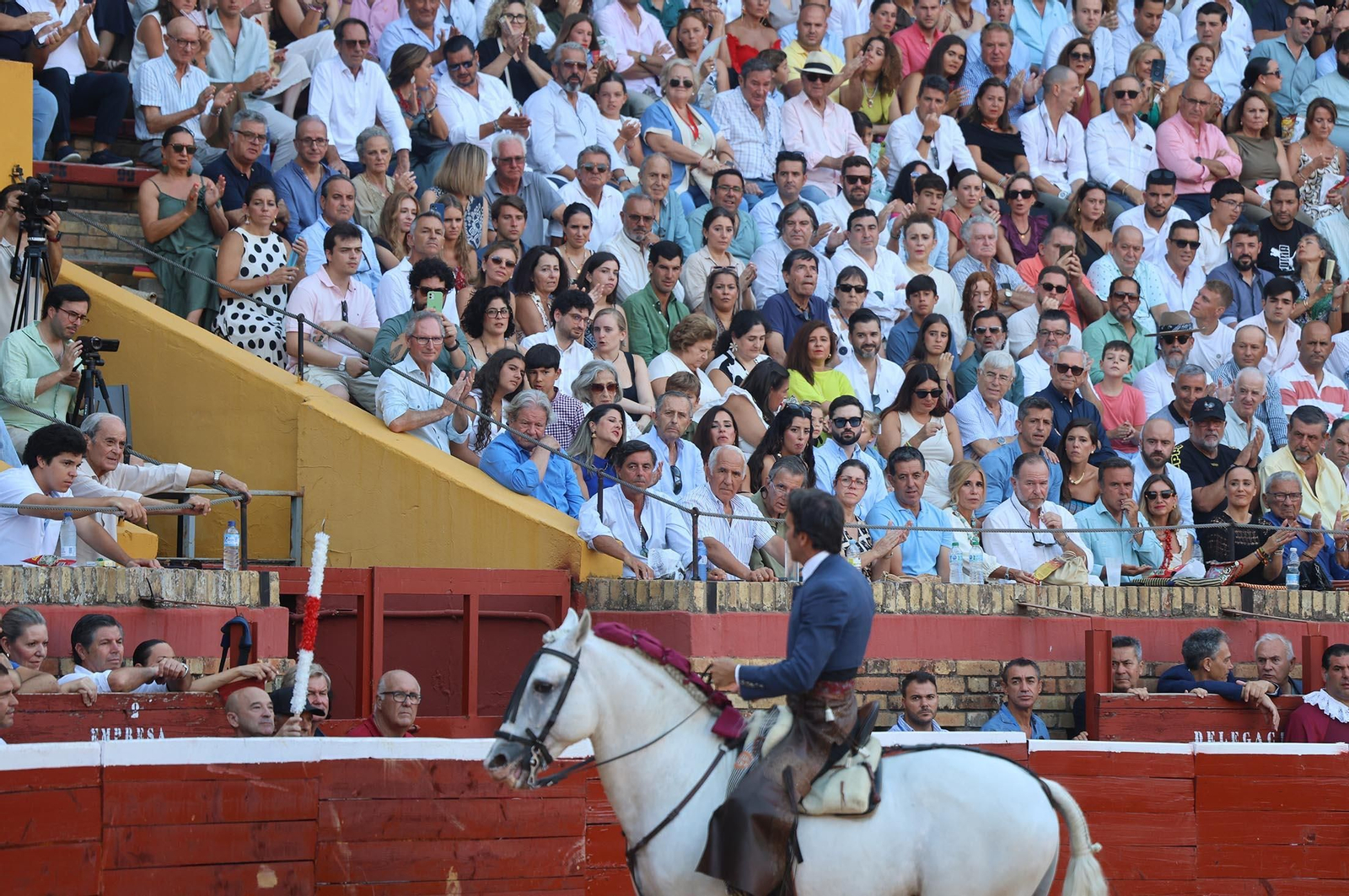 Búscate en la Plaza de Toros La Merced en la tarde de Rejoneo del 3 de agosto