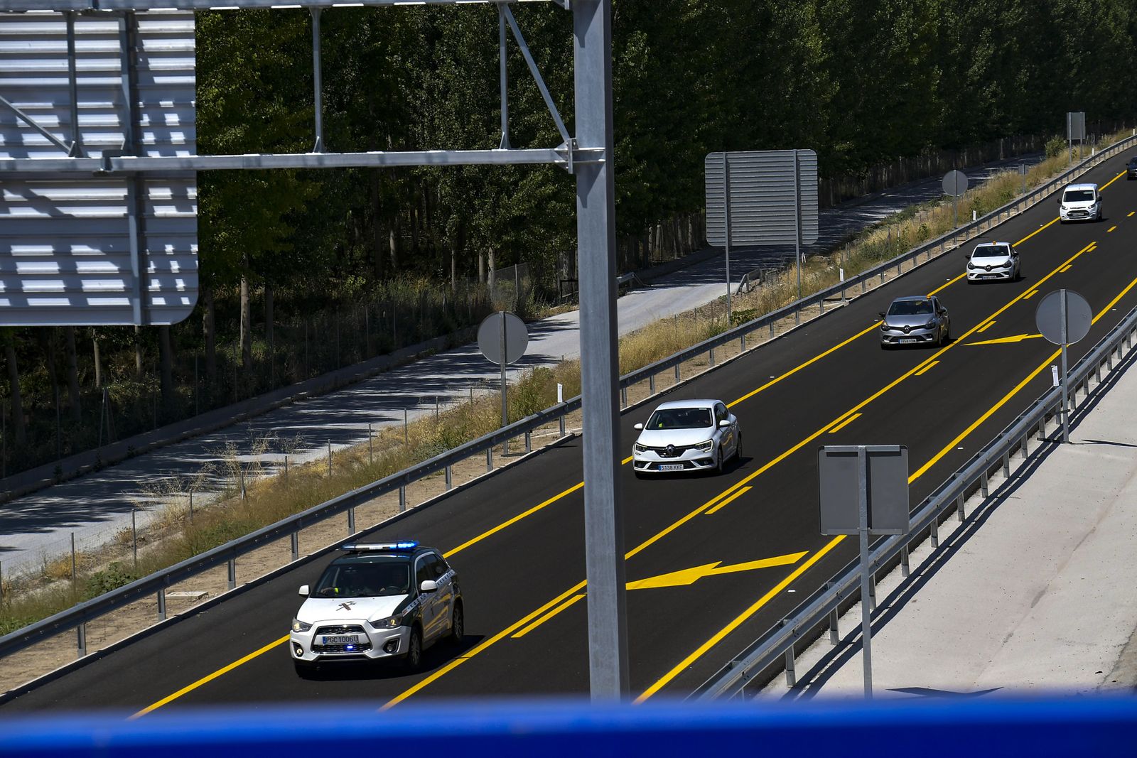 Fotos: ya circulan los primeros vehículos por la nueva autovía GR-43 de Granada