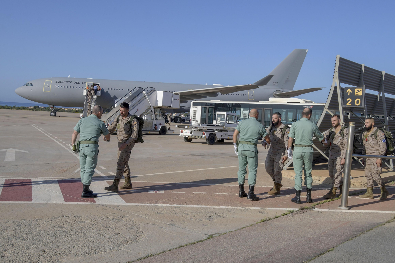Regresa a Almería la segunda rotación de legionarios de la Misión de la OTAN en Irak