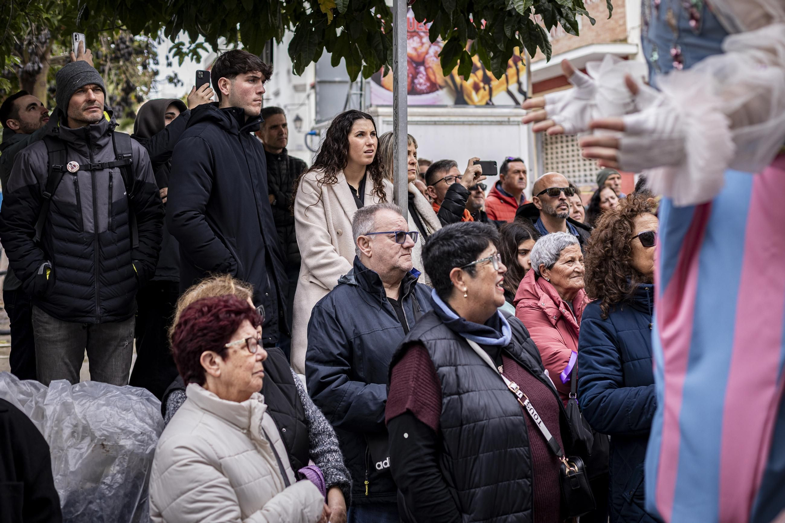 Las imágenes del segundo sábado de Carnaval de Cádiz 2025: Carrusel de coros bajo la lluvia