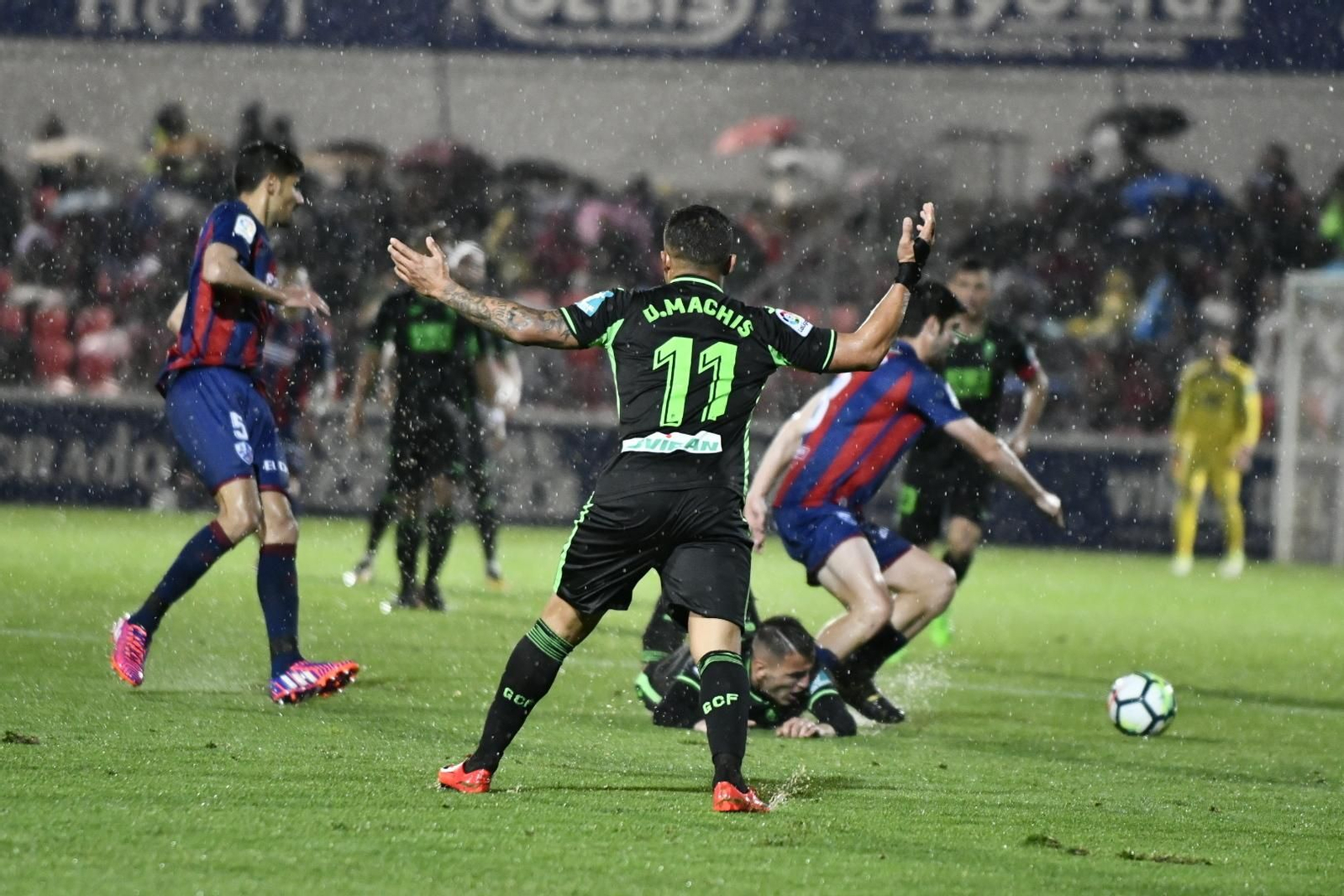 El Huesca-Granada CF, en imágenes