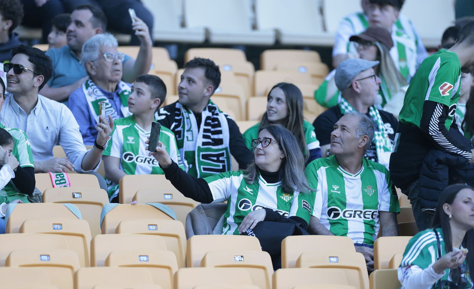 Búscate en las fotos del Betis - Rayo