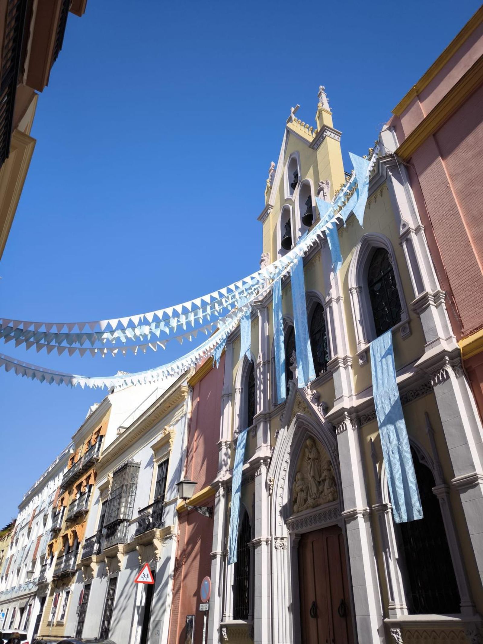 Calle Jesús de la Veracruz engalanada