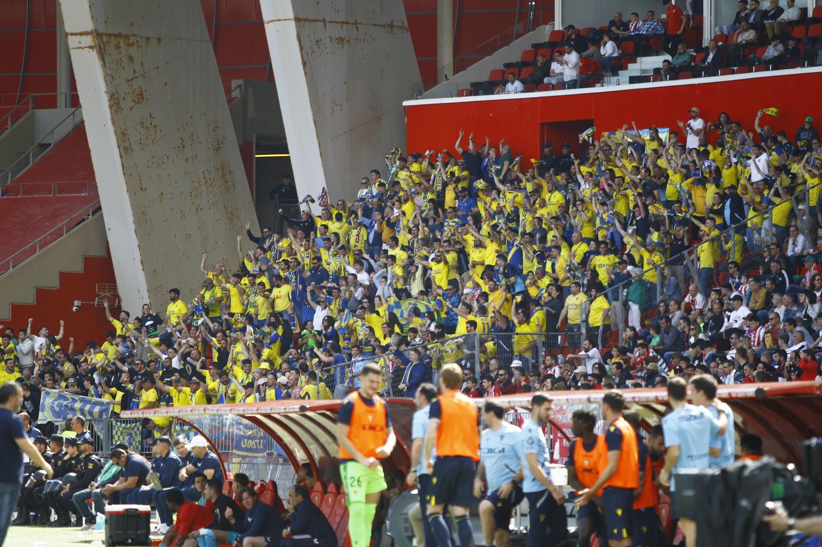 Imágenes del partido de la Liga Santander U.D. Almería-Cádiz C.F.