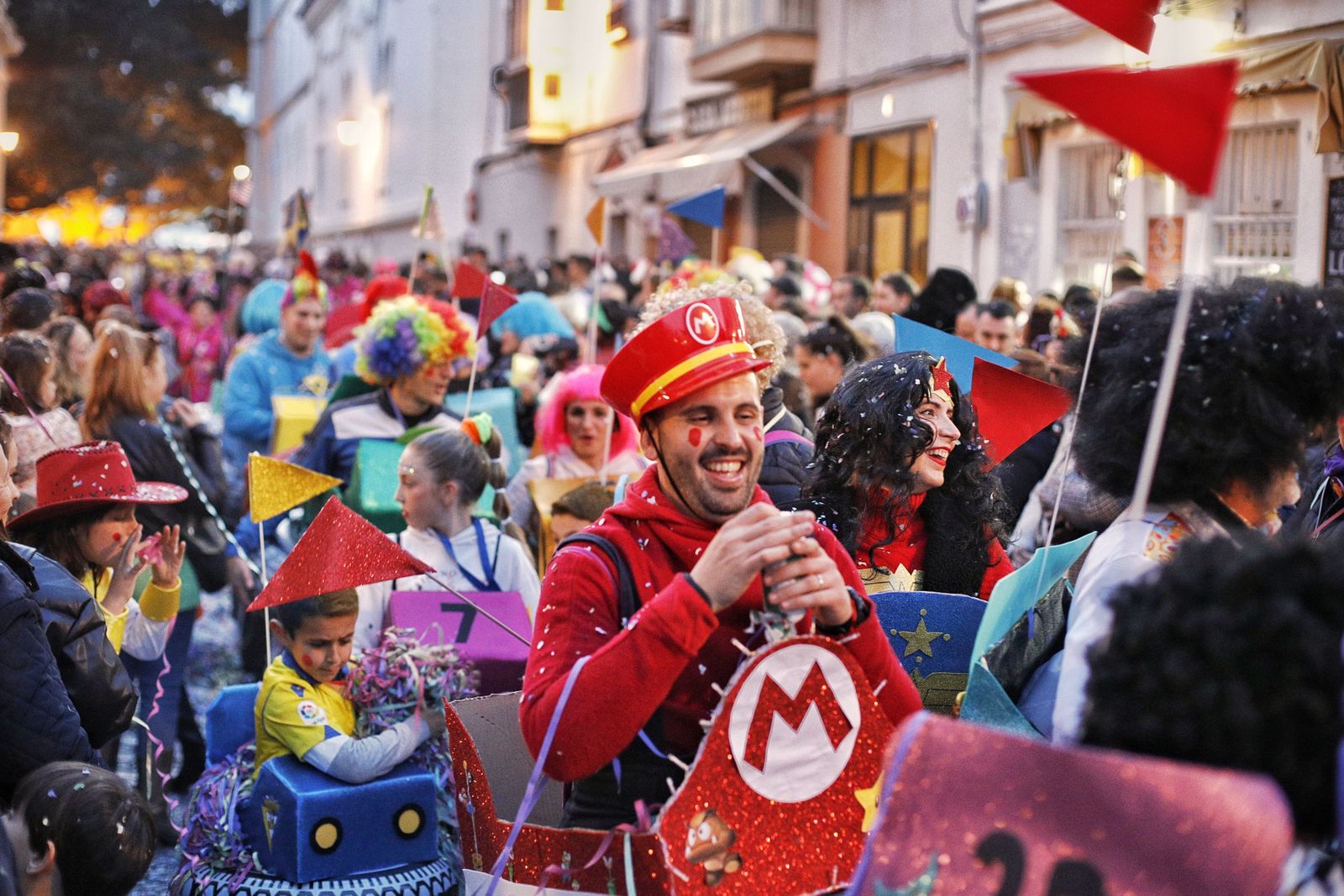 La cabalgata del humo del Carnaval de Cádiz 2023, en imágenes