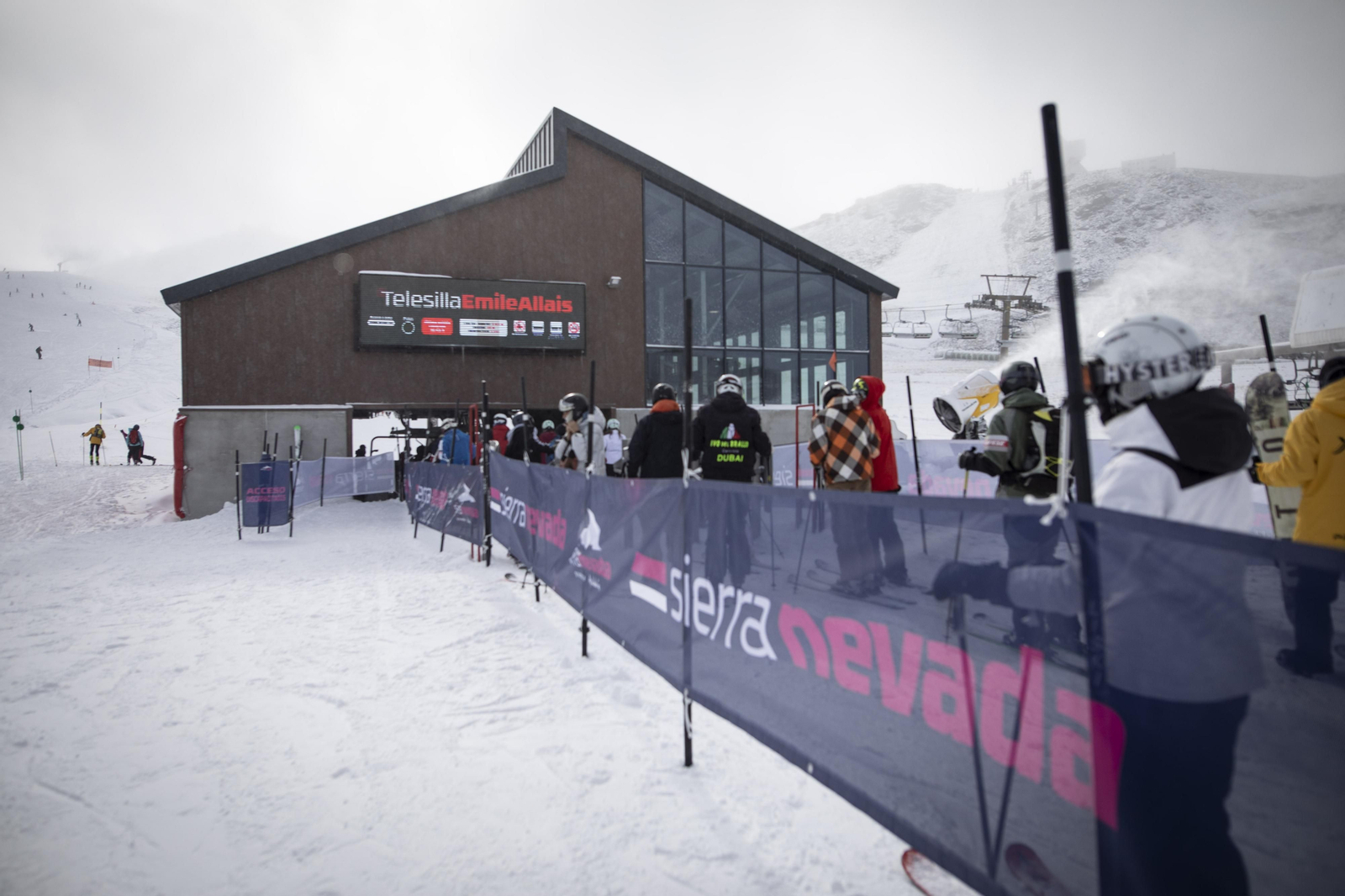 Fotos: así ha sido el inicio de la temporada de esquí en Sierra Nevada