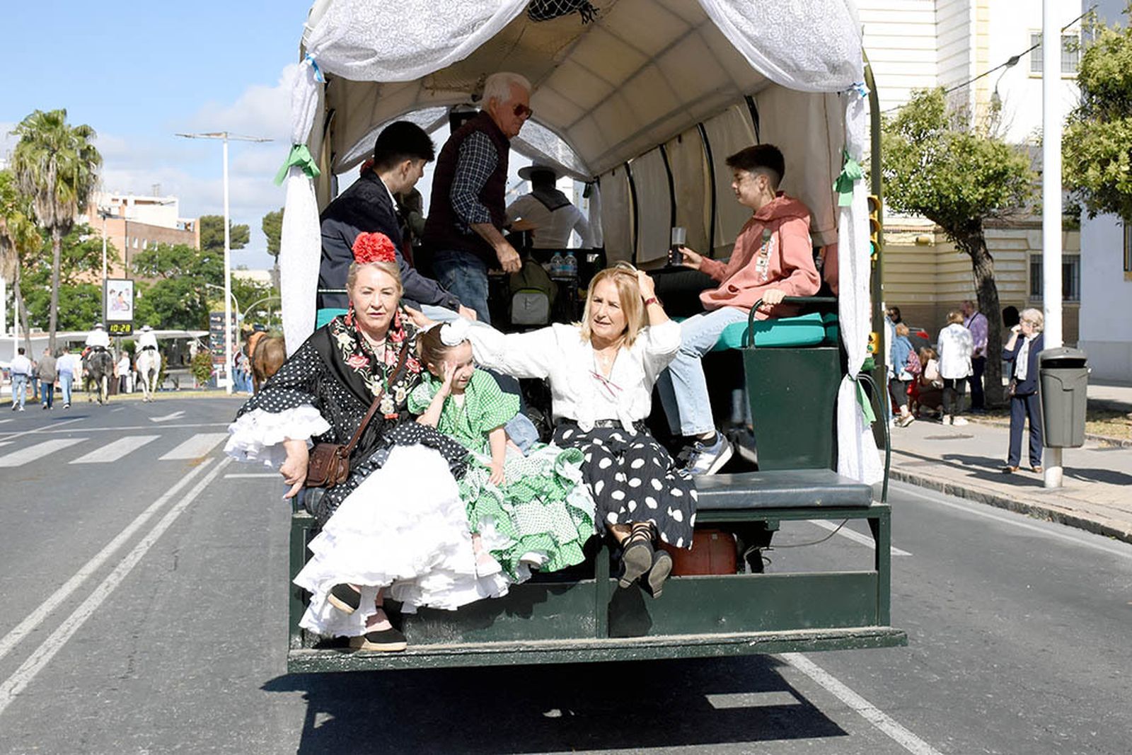 Imágenes de los carros de la Hermandad del Rocío de Huelva