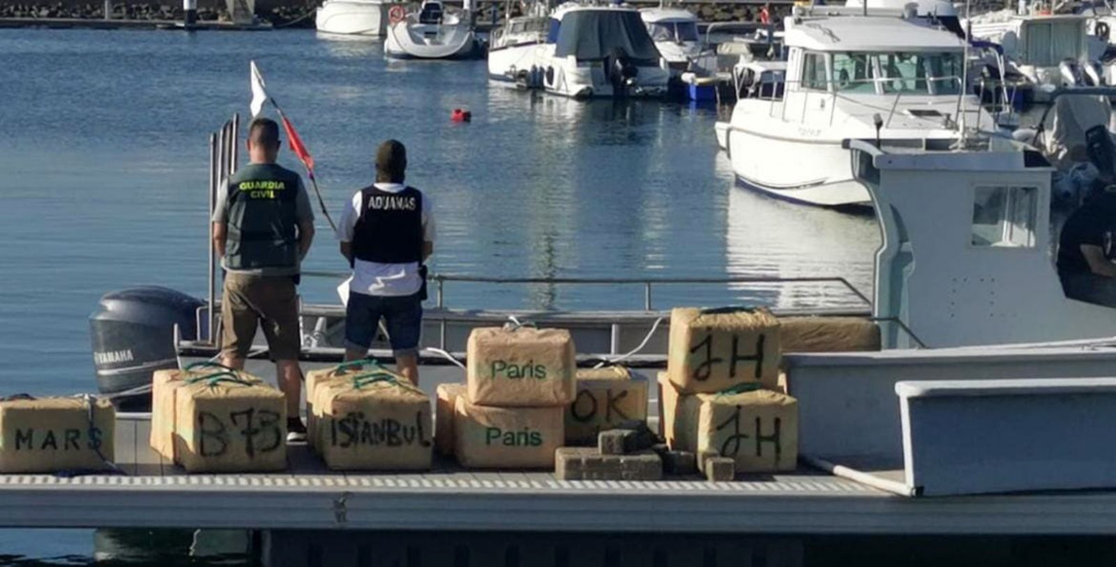 Los fardos de hachís fueron descargados en el Puerto Deportivo de Isla Cristina