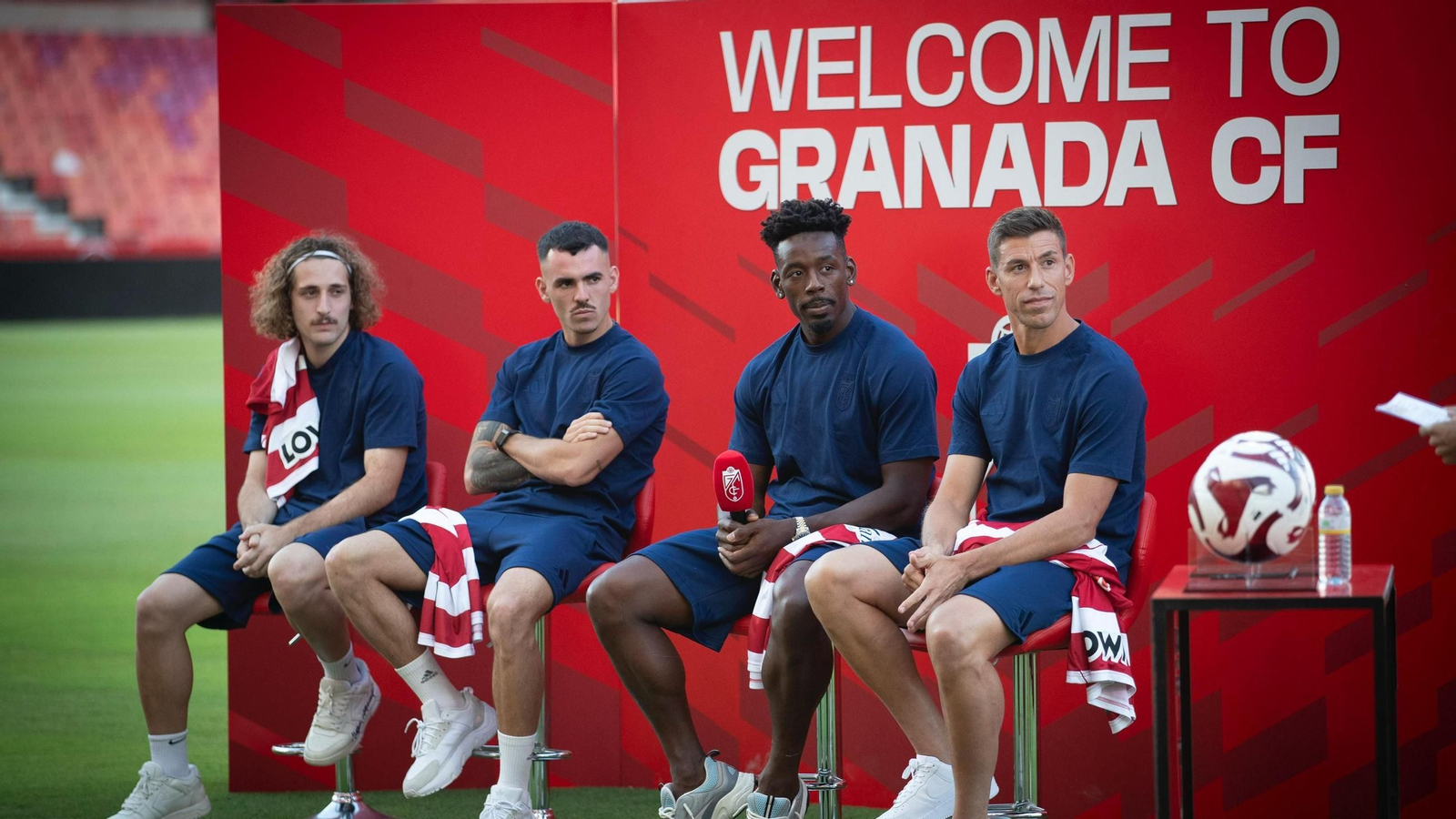 Los cuatro rojiblancos durante la presentación