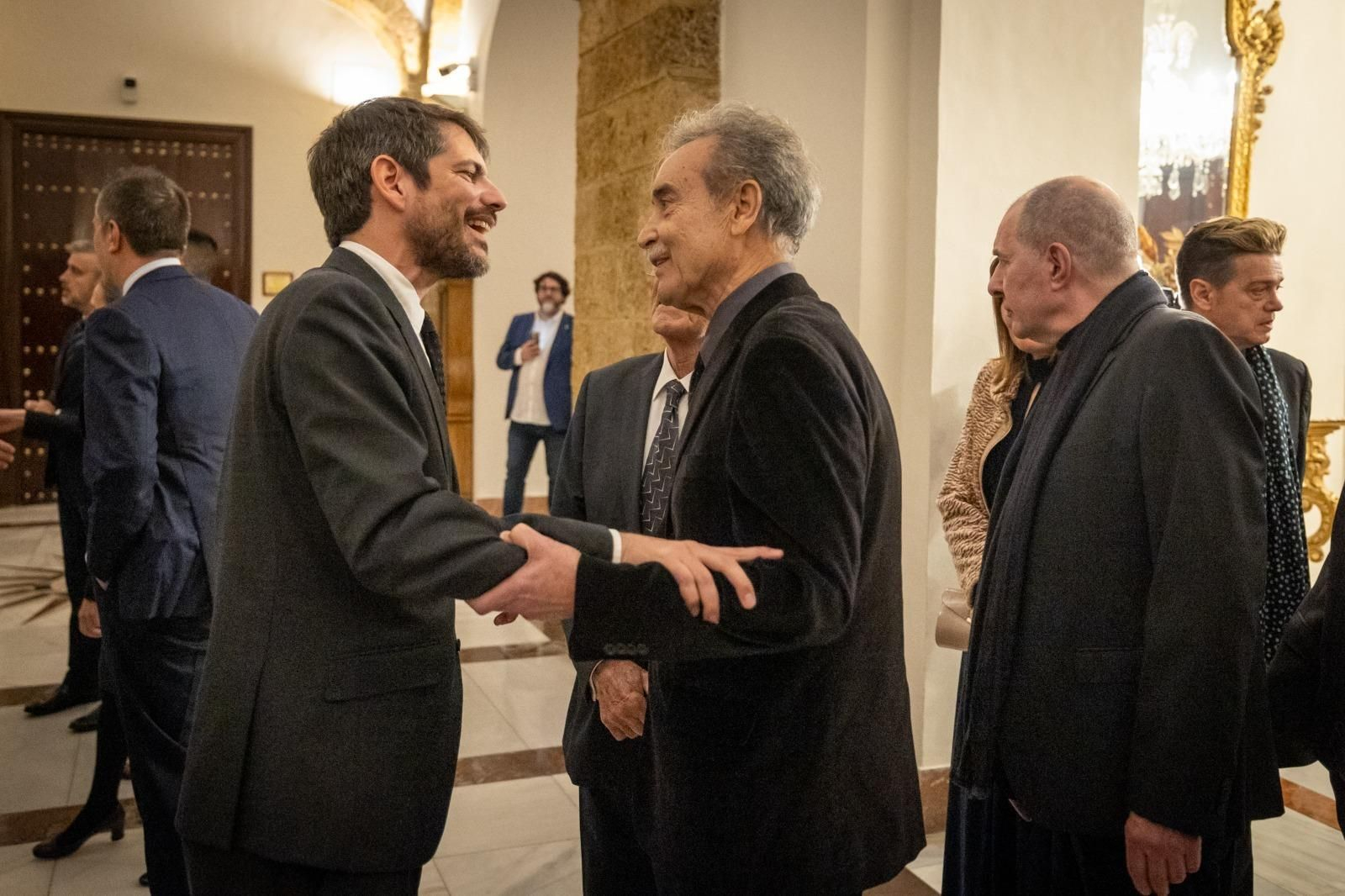 Las imágenes de la cena de los premiados con la Medalla de Oro de las Bellas Artes en la Diputación de  Cádiz