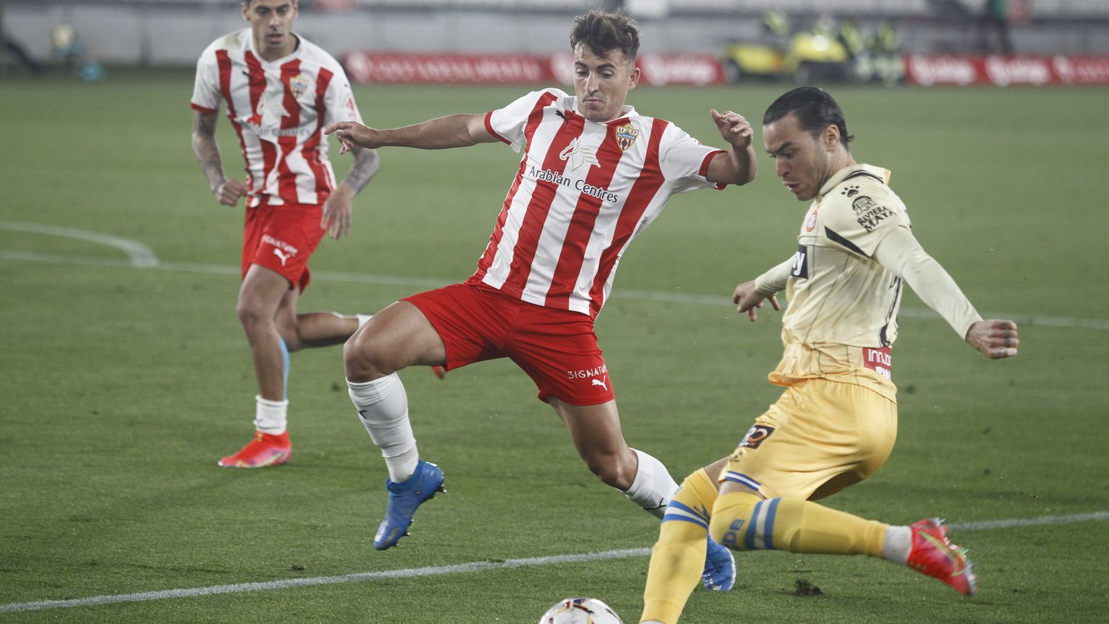 De Tomás asiste para que Dimata convierta el 1-1