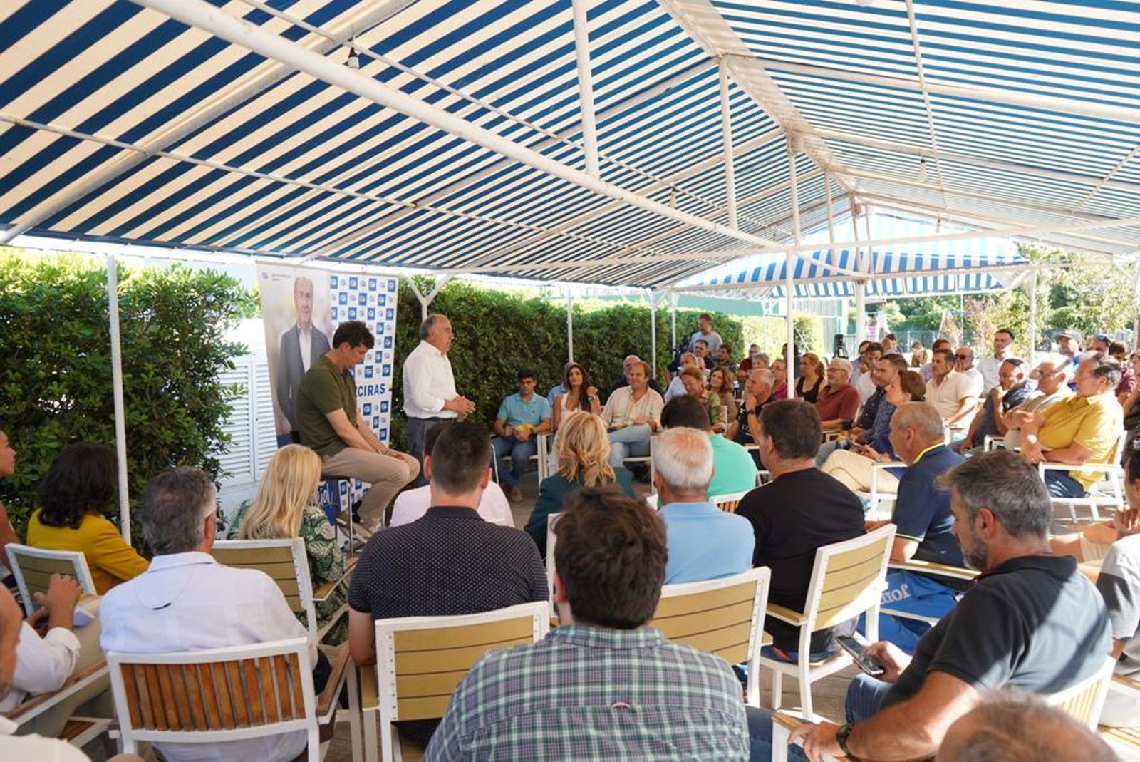 El encuentro del PP con Juan José Salvador.