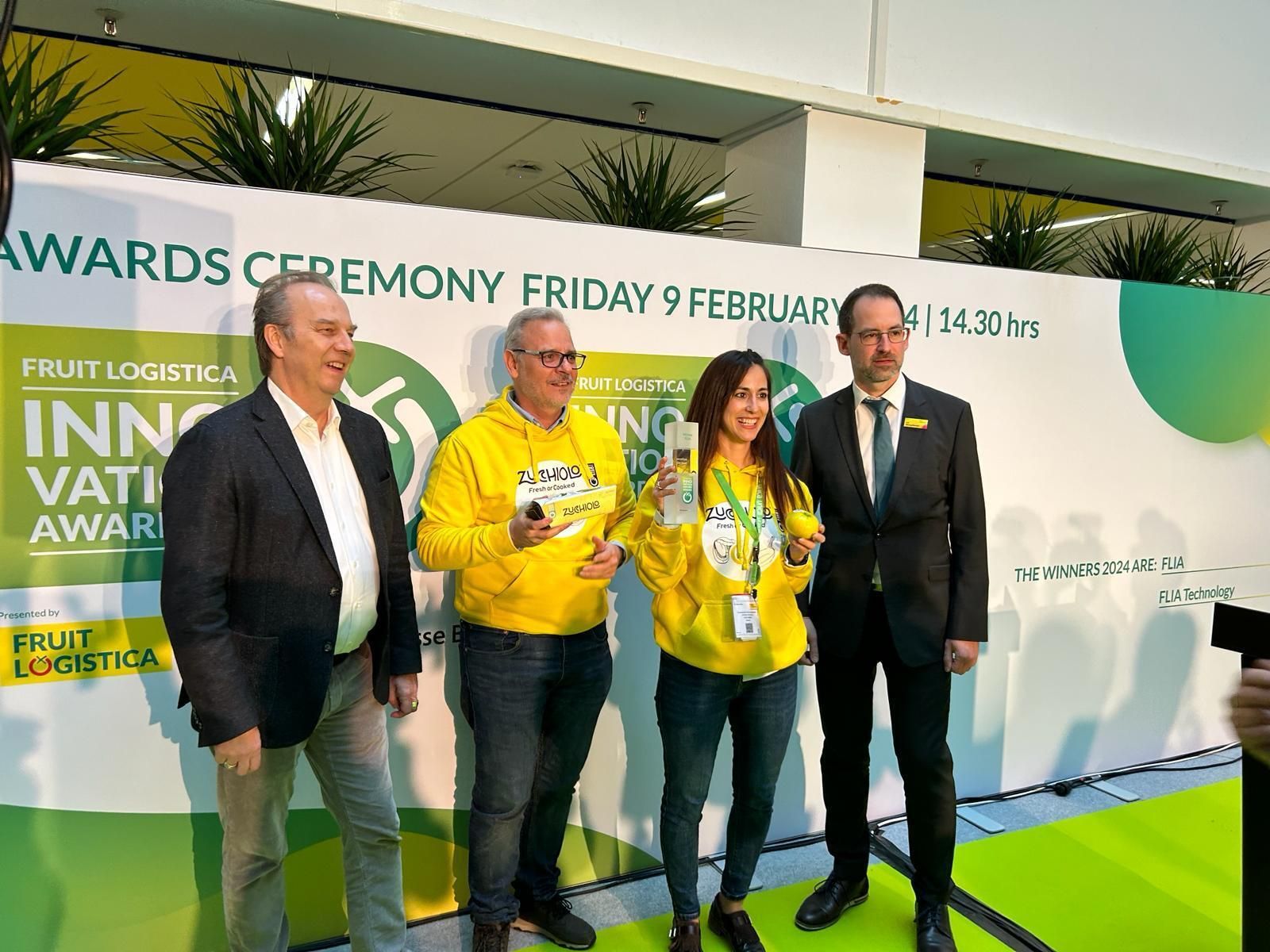 Momento en el que han recogido el galardón.